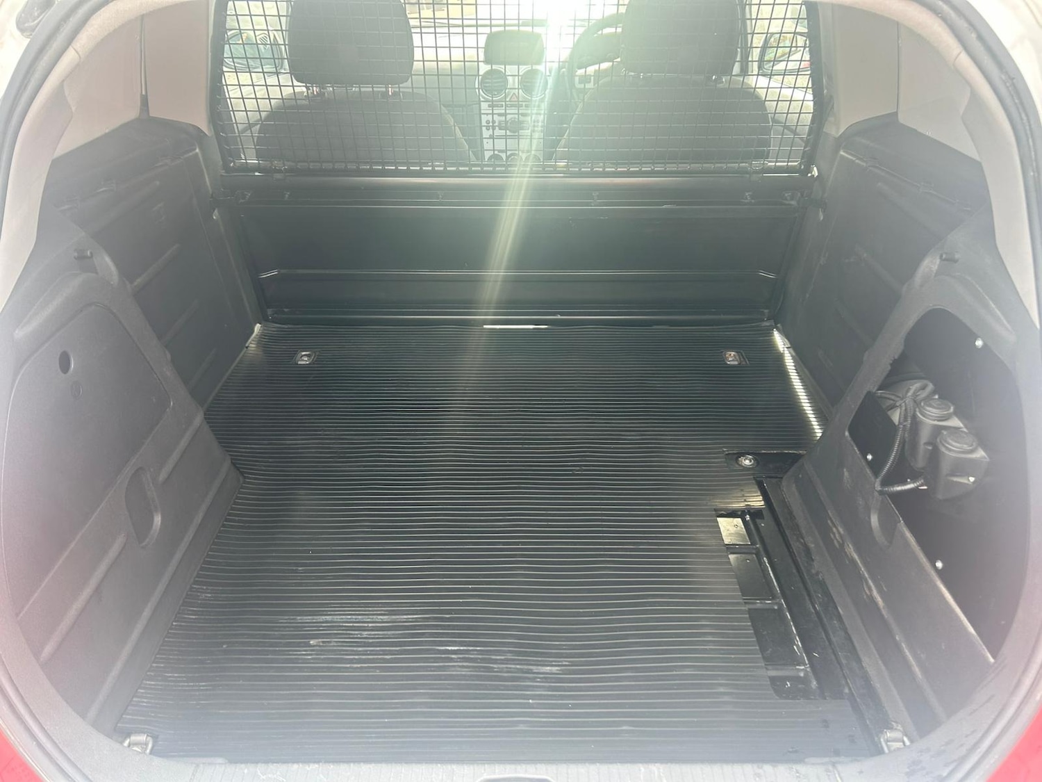Used Vauxhall Corsa 2015 for sale - 76011985: Photo 6