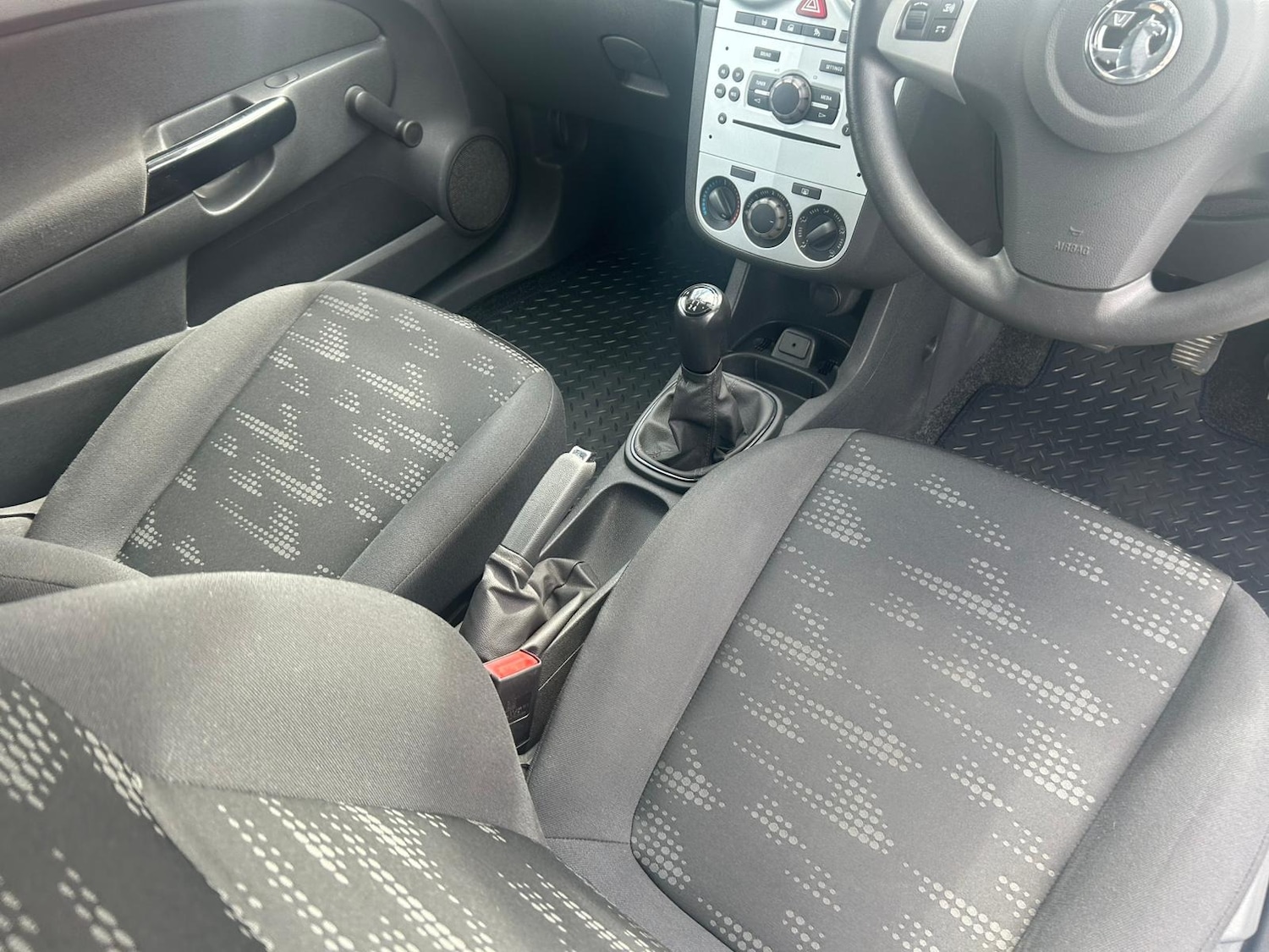 Used Vauxhall Corsa 2015 for sale - 76011985: Photo 7