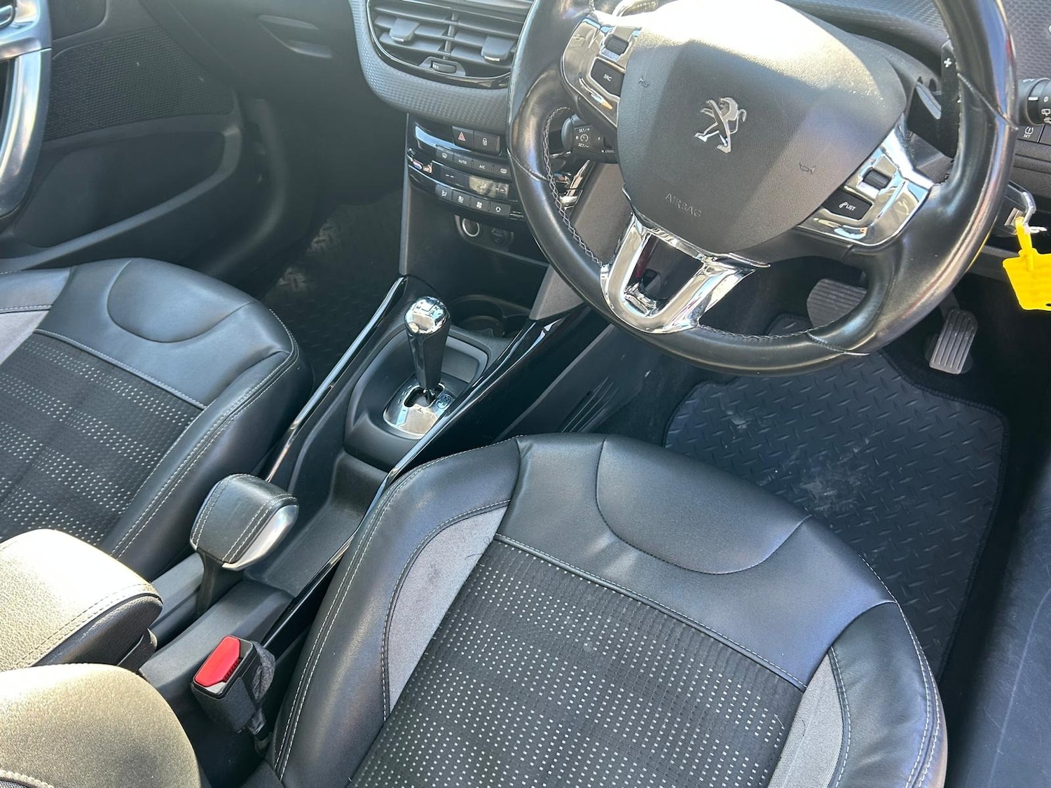 Used Peugeot 2008 2015 for sale - 76376359: Photo 13