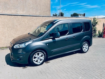 Used Ford Tourneo Connect 2016 for sale - 79181630: Photo