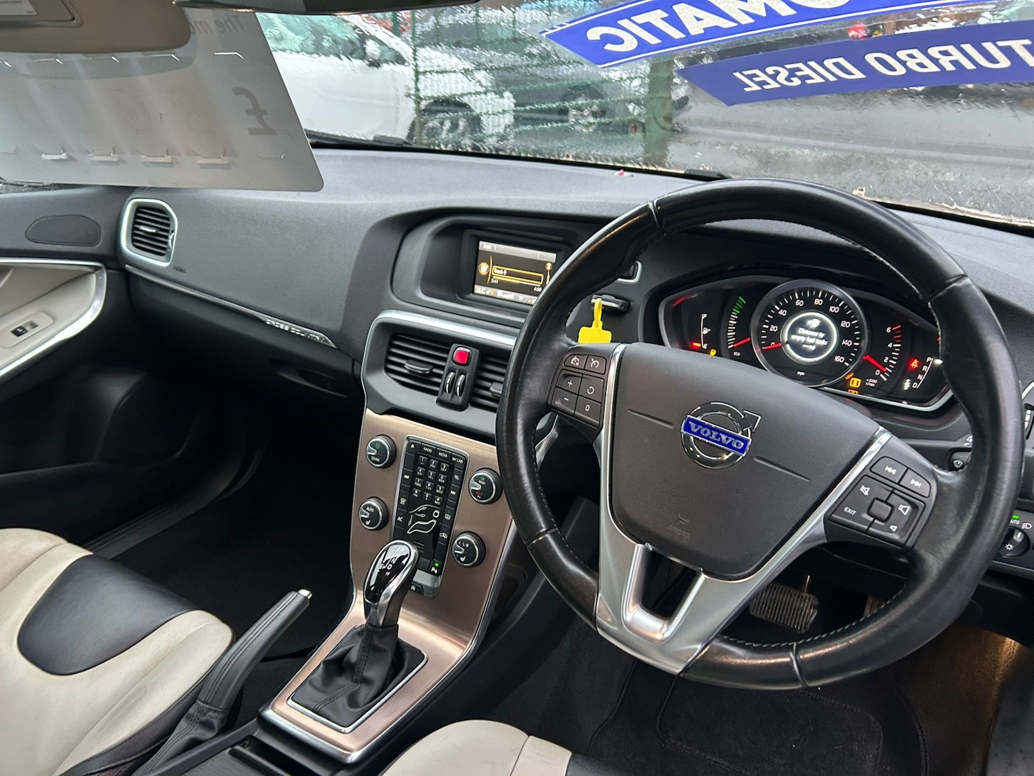 Used Volvo V40 2014 for sale - 76716102: Photo 13