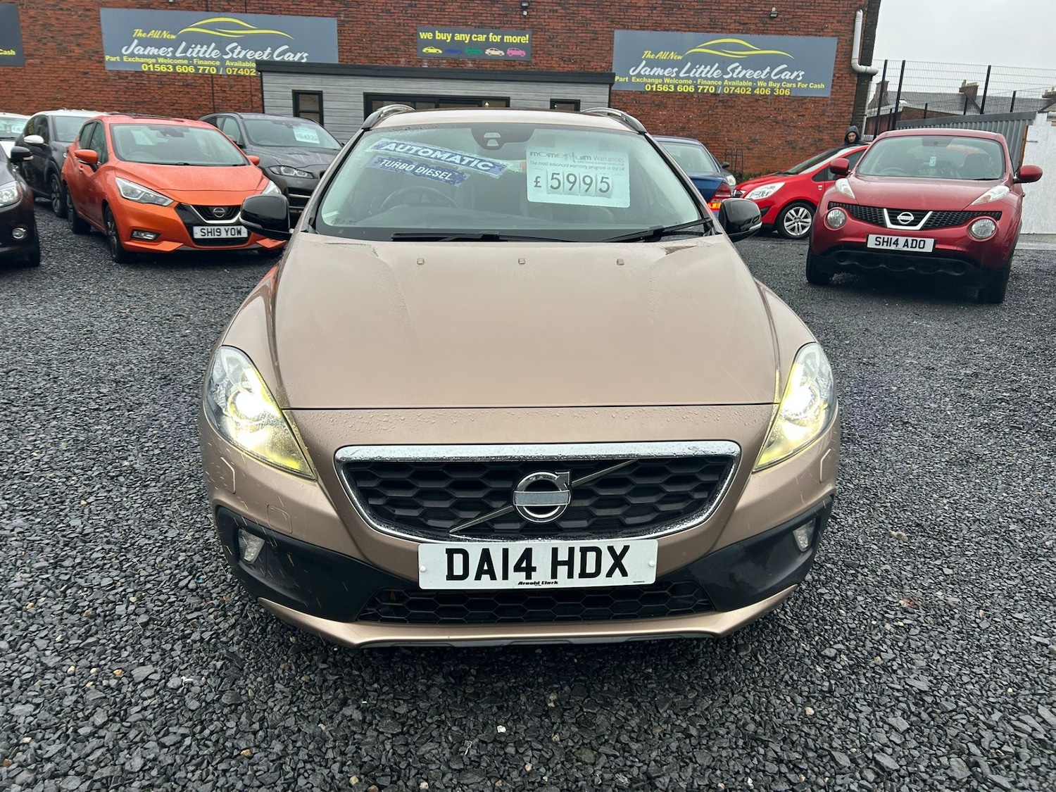 Used Volvo V40 2014 for sale - 76716102: Photo 2