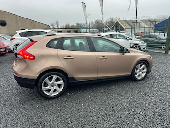 Used Volvo V40 2014 for sale - 76716102: Photo