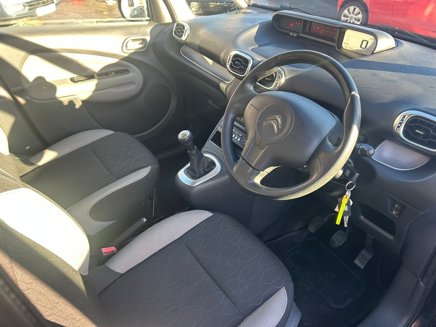 Used Citroen C3 Picasso 2014 for sale - 76715657: Photo 14