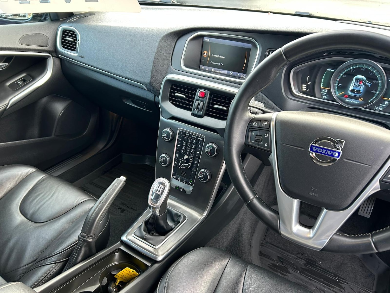 Used Volvo V40 2013 for sale - 77173353: Photo 12