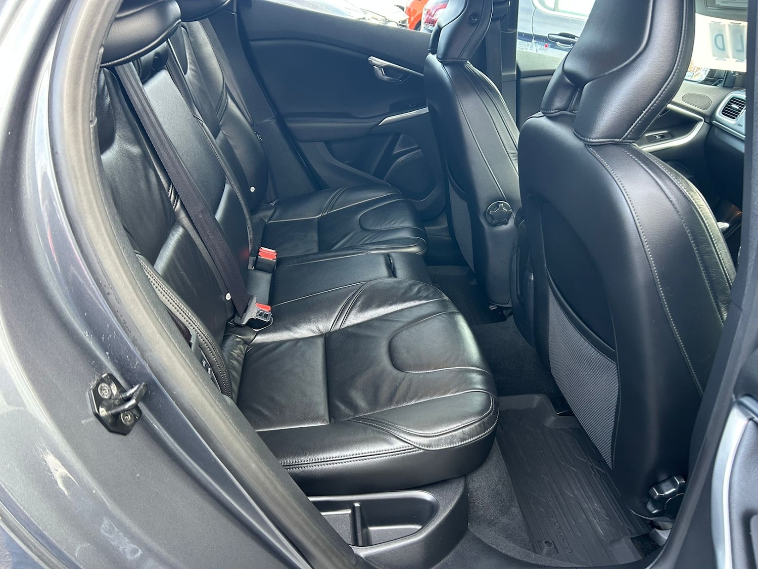 Used Volvo V40 2013 for sale - 77173353: Photo 8