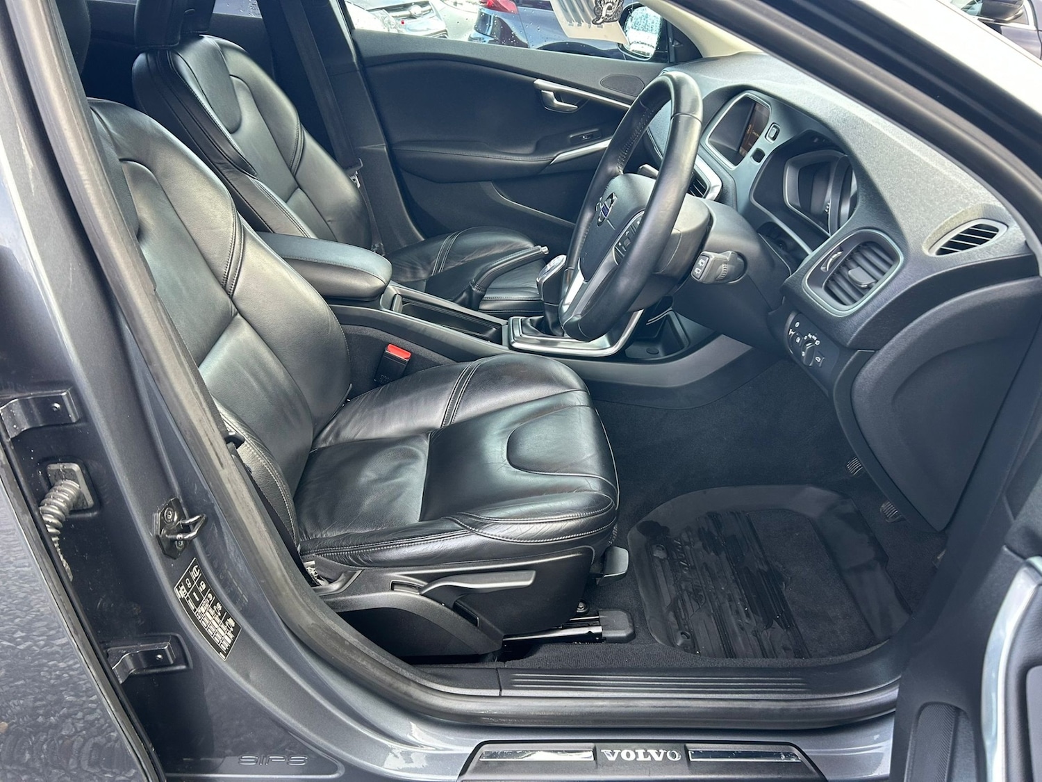 Used Volvo V40 2013 for sale - 77173353: Photo 9