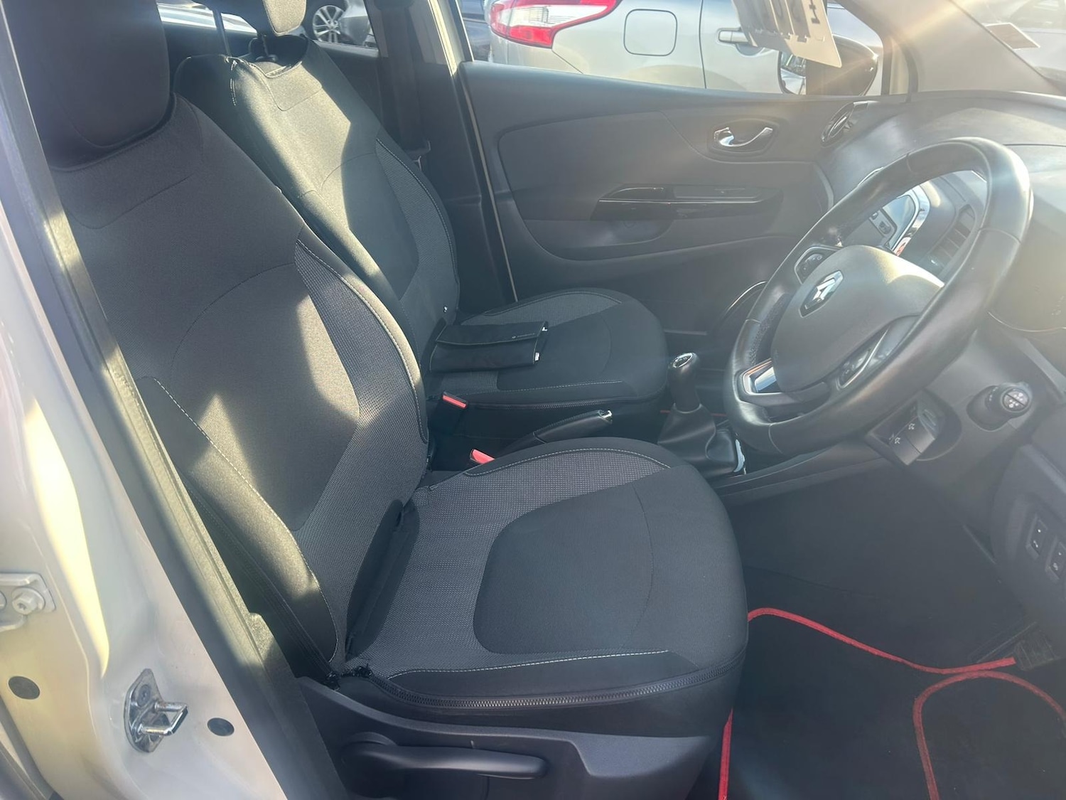 Used Renault Captur 2017 for sale - 77278471: Photo 10