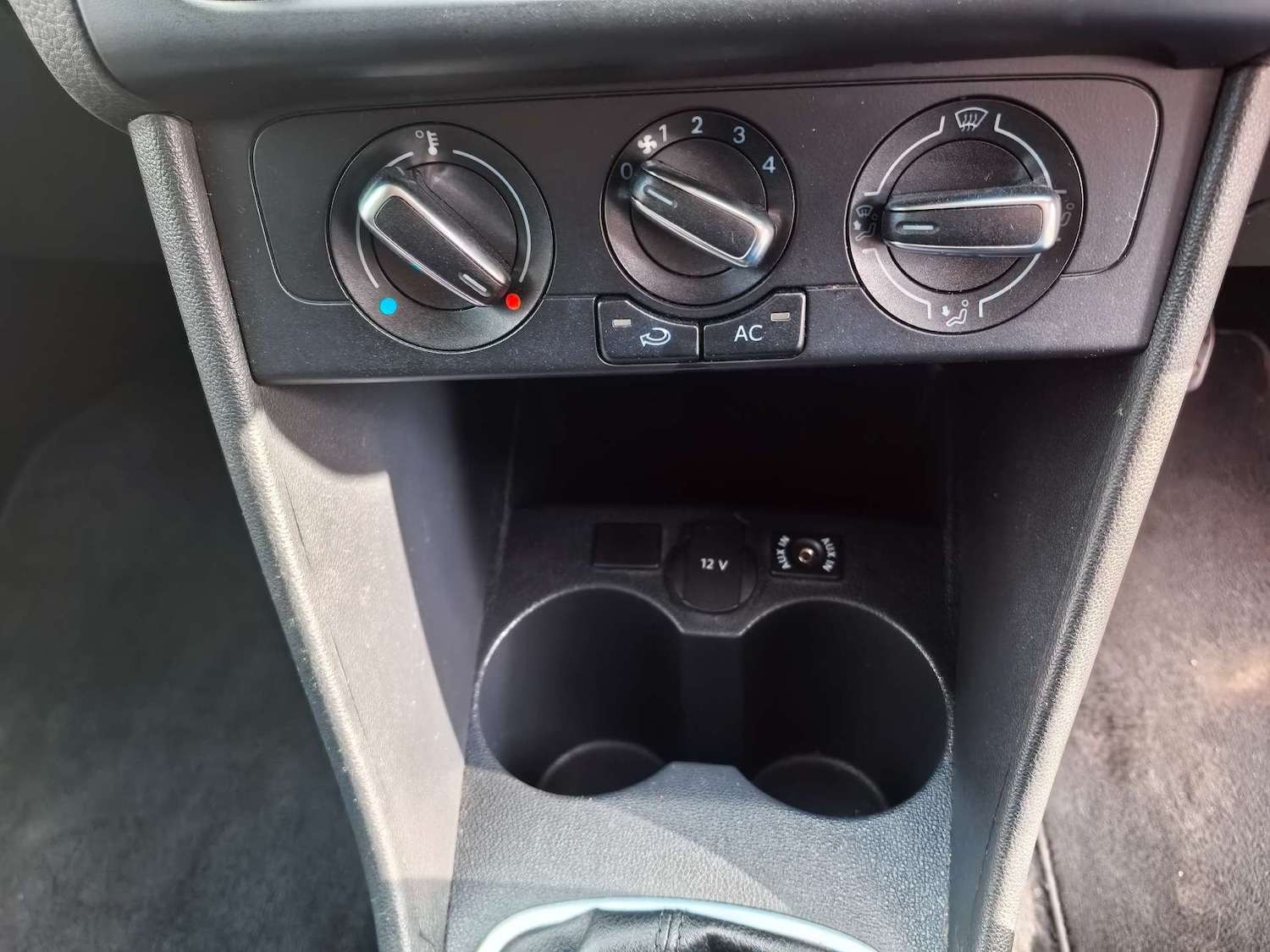 Used Volkswagen Polo 2012 for sale - 76601967: Photo 25