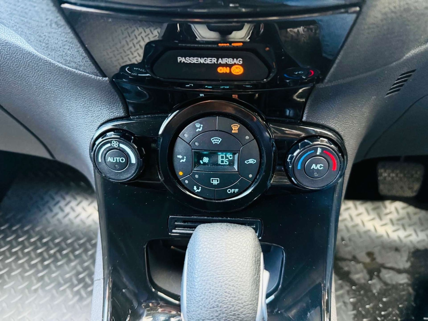 Used Ford Fiesta 2016 for sale - 76278530: Photo 11