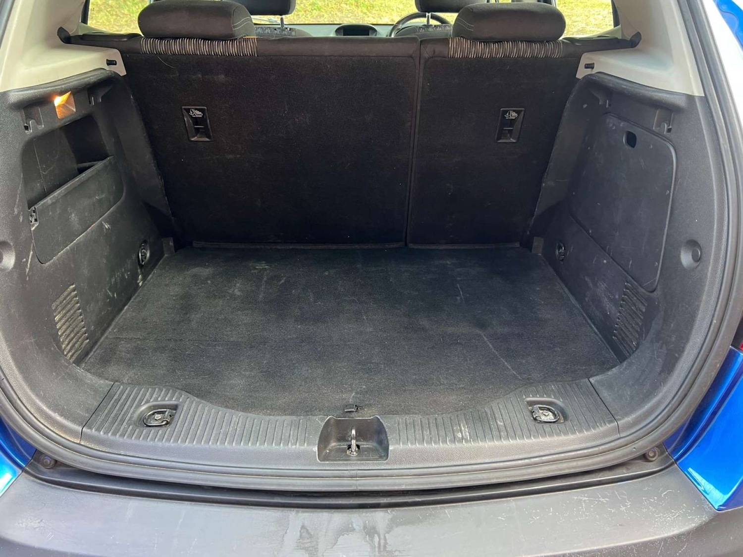 Vehicle 28