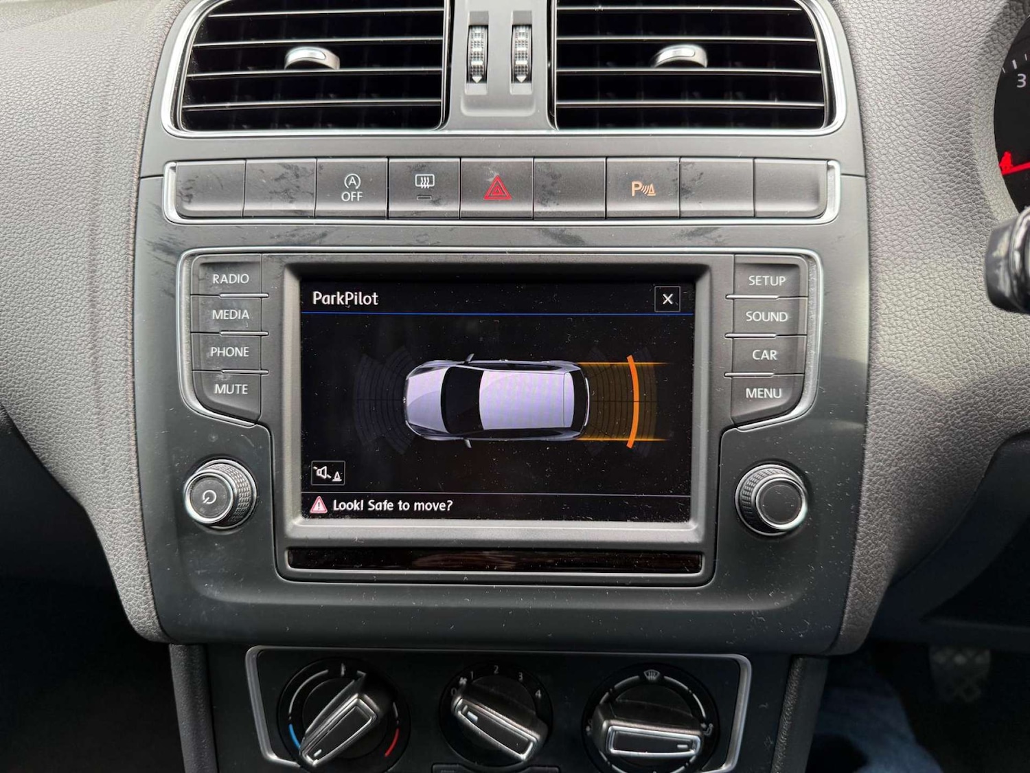 Used Volkswagen Polo 2016 for sale - 76601374: Photo 11