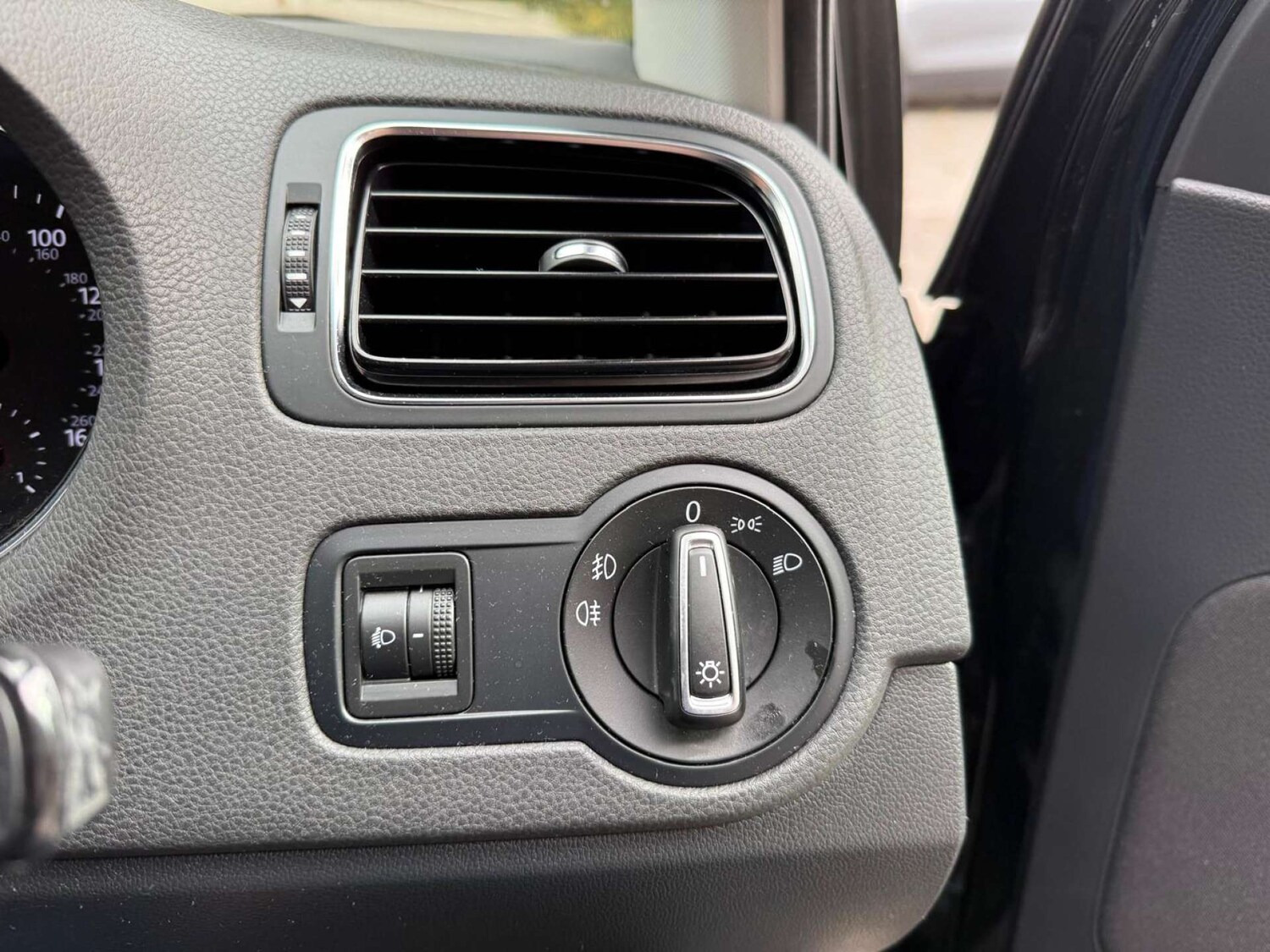 Used Volkswagen Polo 2016 for sale - 76601374: Photo 43