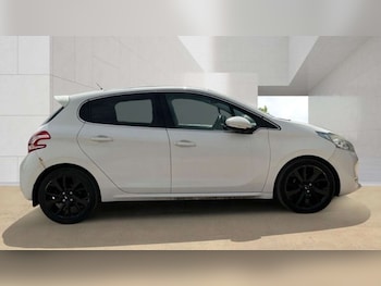 Used Peugeot 208 2014 for sale - 79174104: Photo