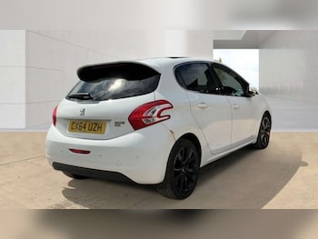 Used Peugeot 208 2014 for sale - 79174104: Photo