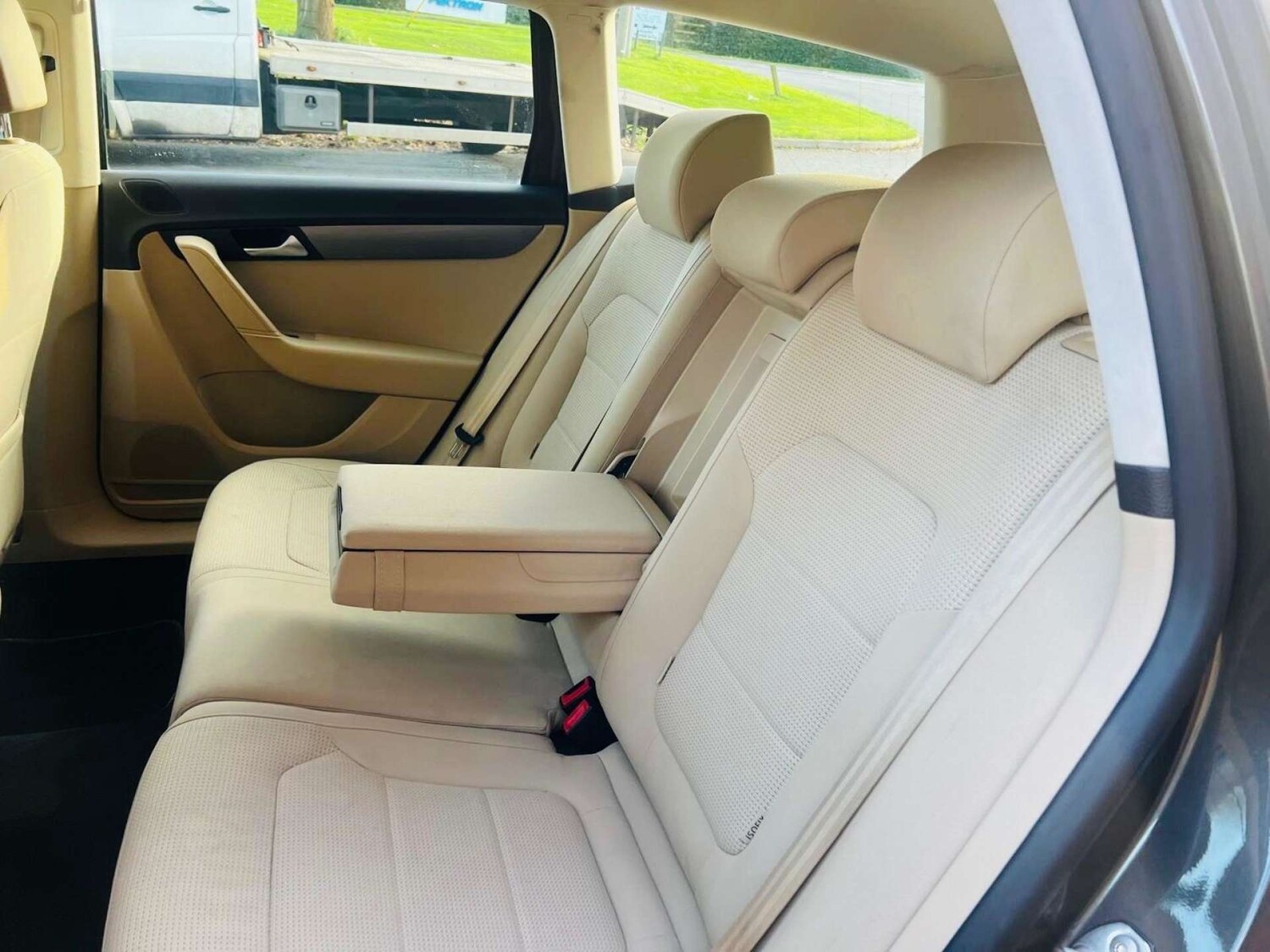 Used Volkswagen Passat 2012 for sale - 76600792: Photo 14