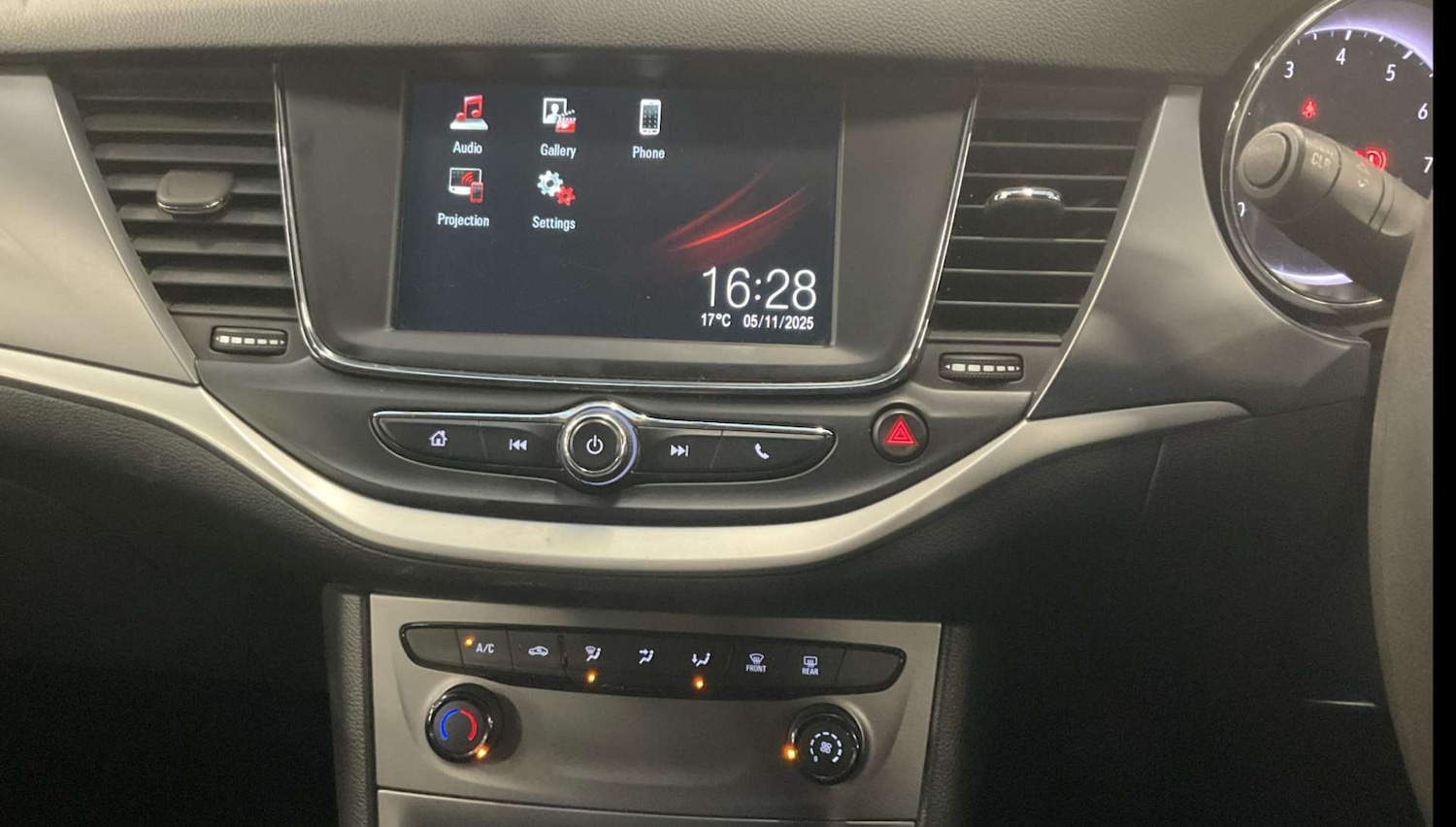 Used Vauxhall Astra 2018 for sale - 76637958: Photo 11