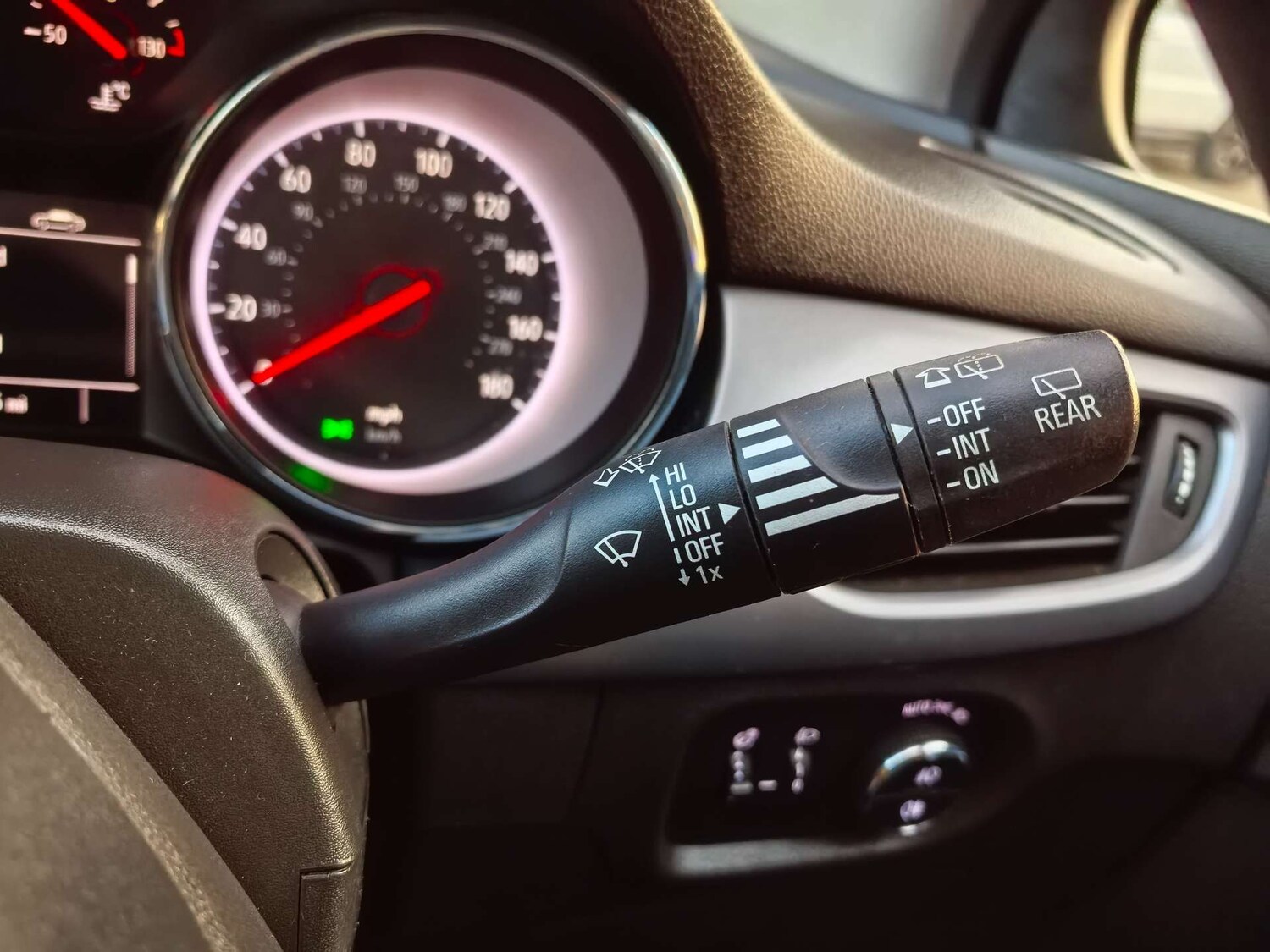 Used Vauxhall Astra 2018 for sale - 76637958: Photo 24