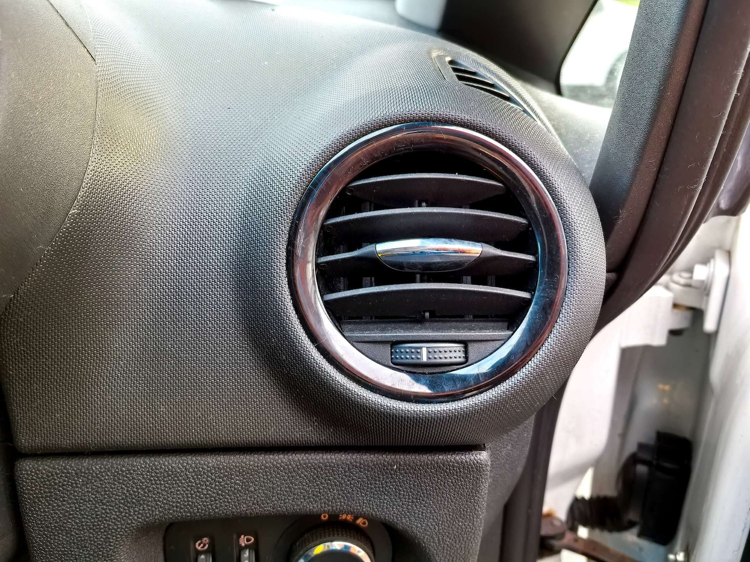 Used Vauxhall Corsa 2014 for sale - 77241507: Photo 34