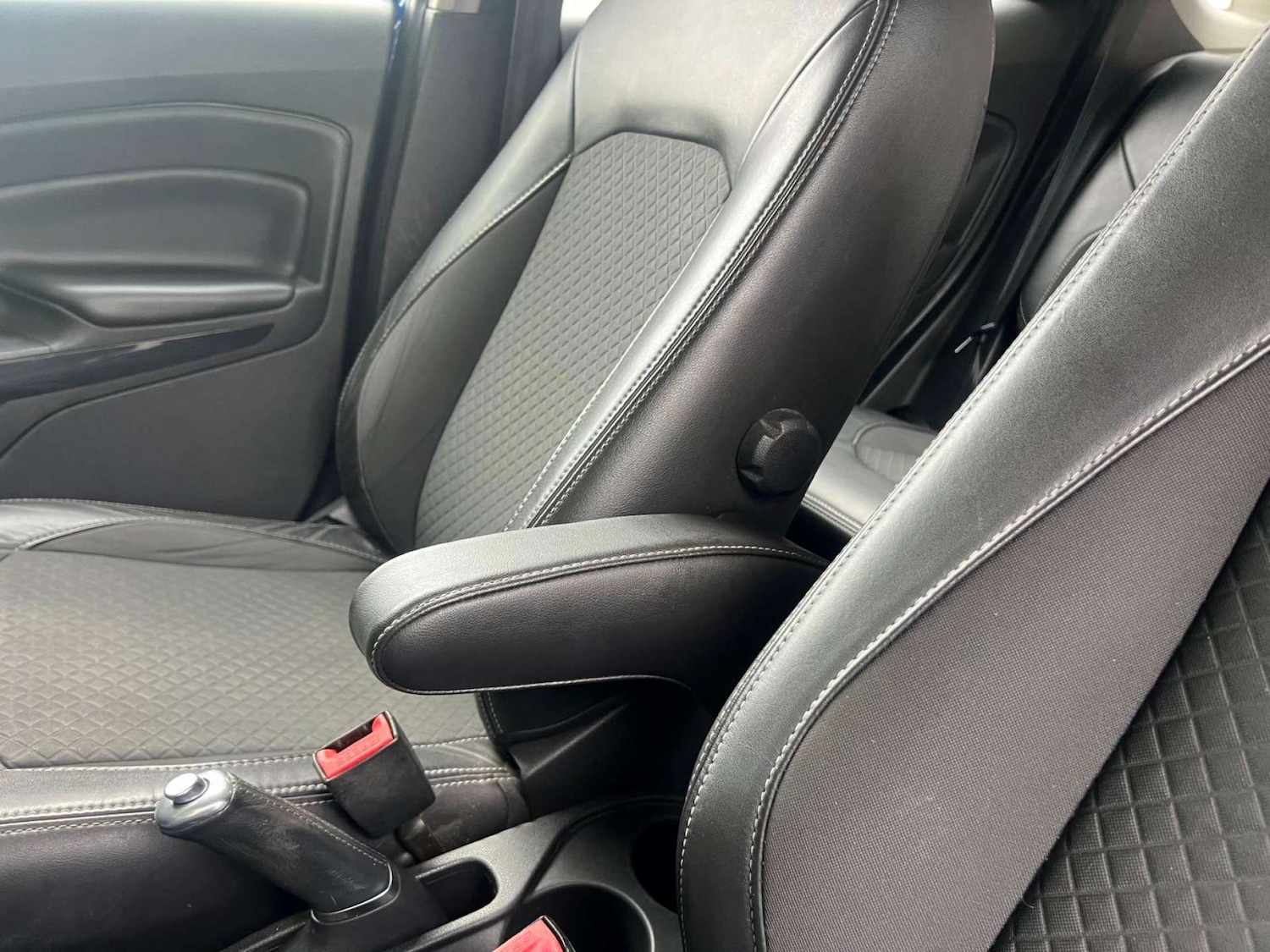 Used Ford Ecosport 2015 for sale - 76601184: Photo 21