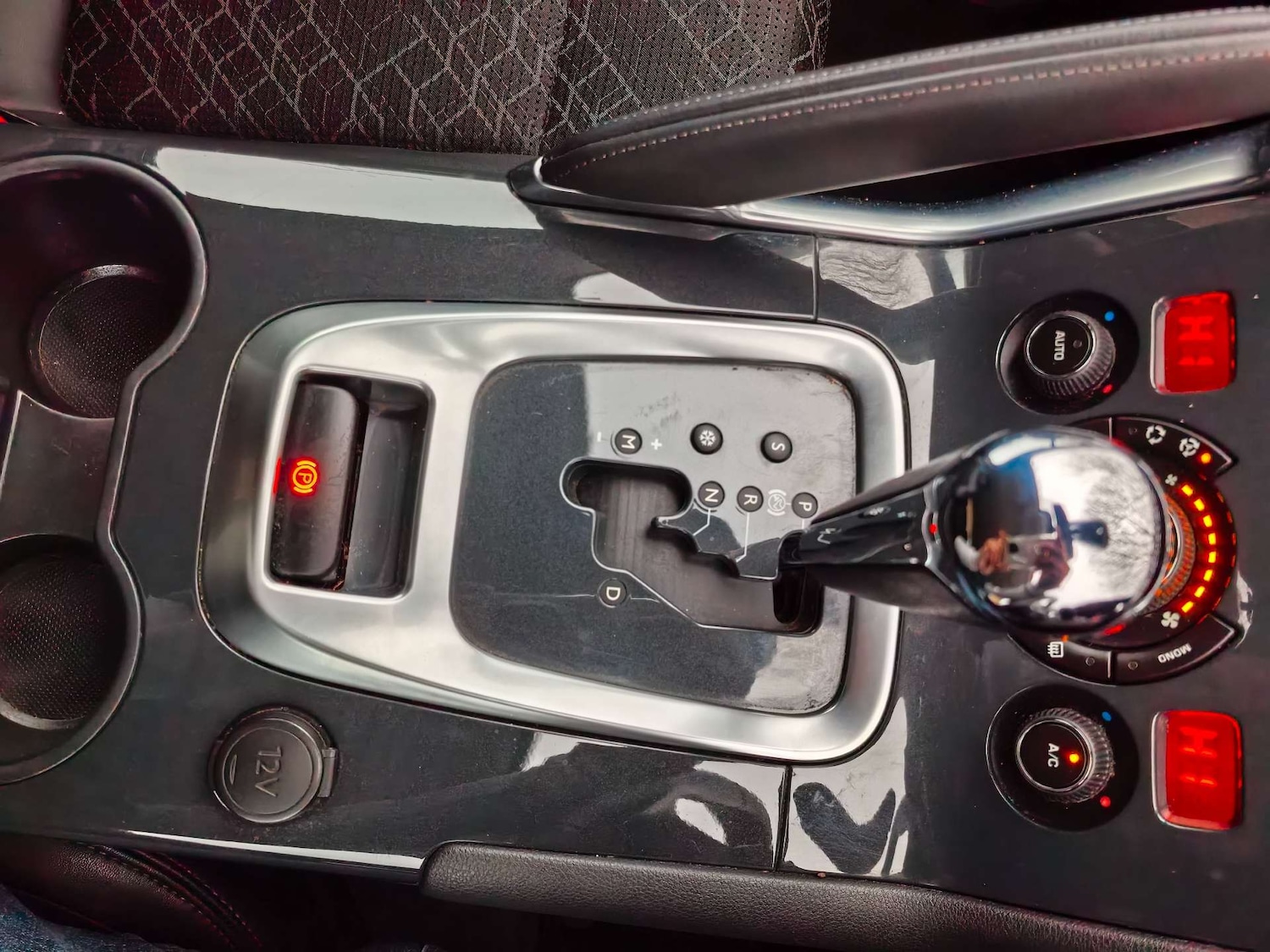 Used Peugeot 3008 2015 for sale - 76837446: Photo 18