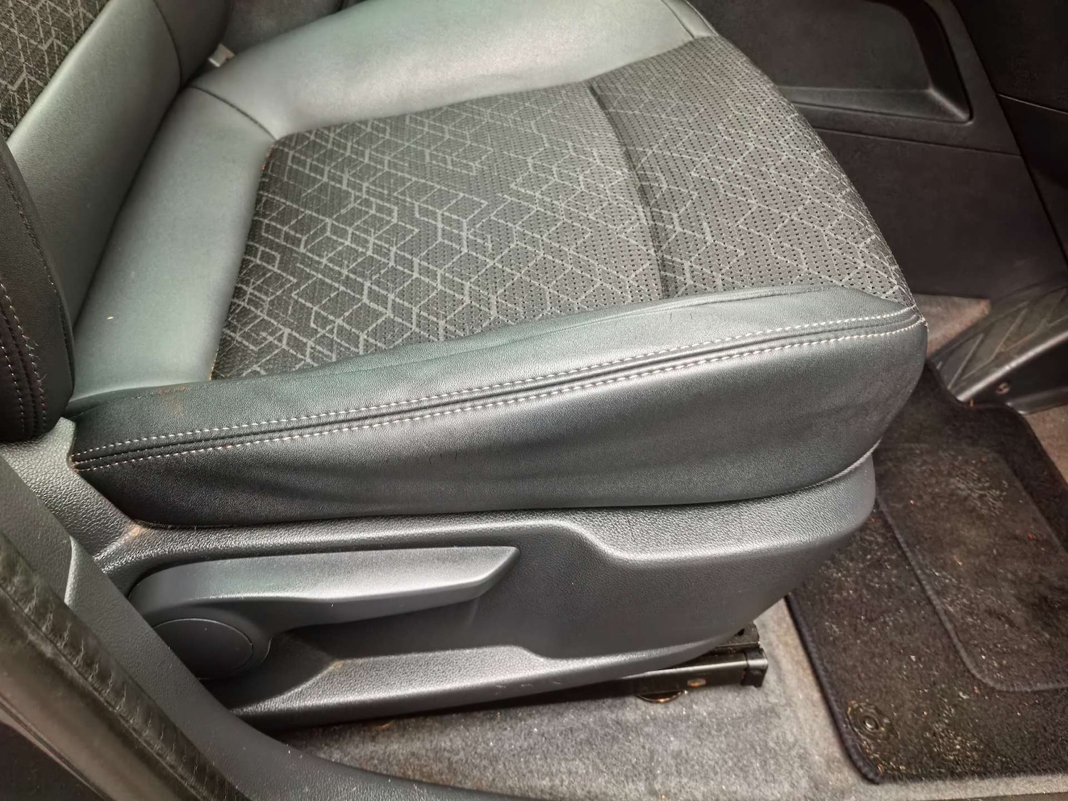 Used Peugeot 3008 2015 for sale - 76837446: Photo 39