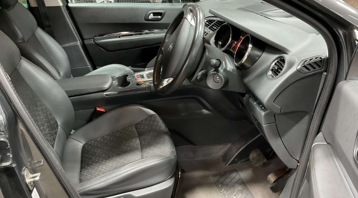 Used Peugeot 3008 2015 for sale - 76837446: Photo 8