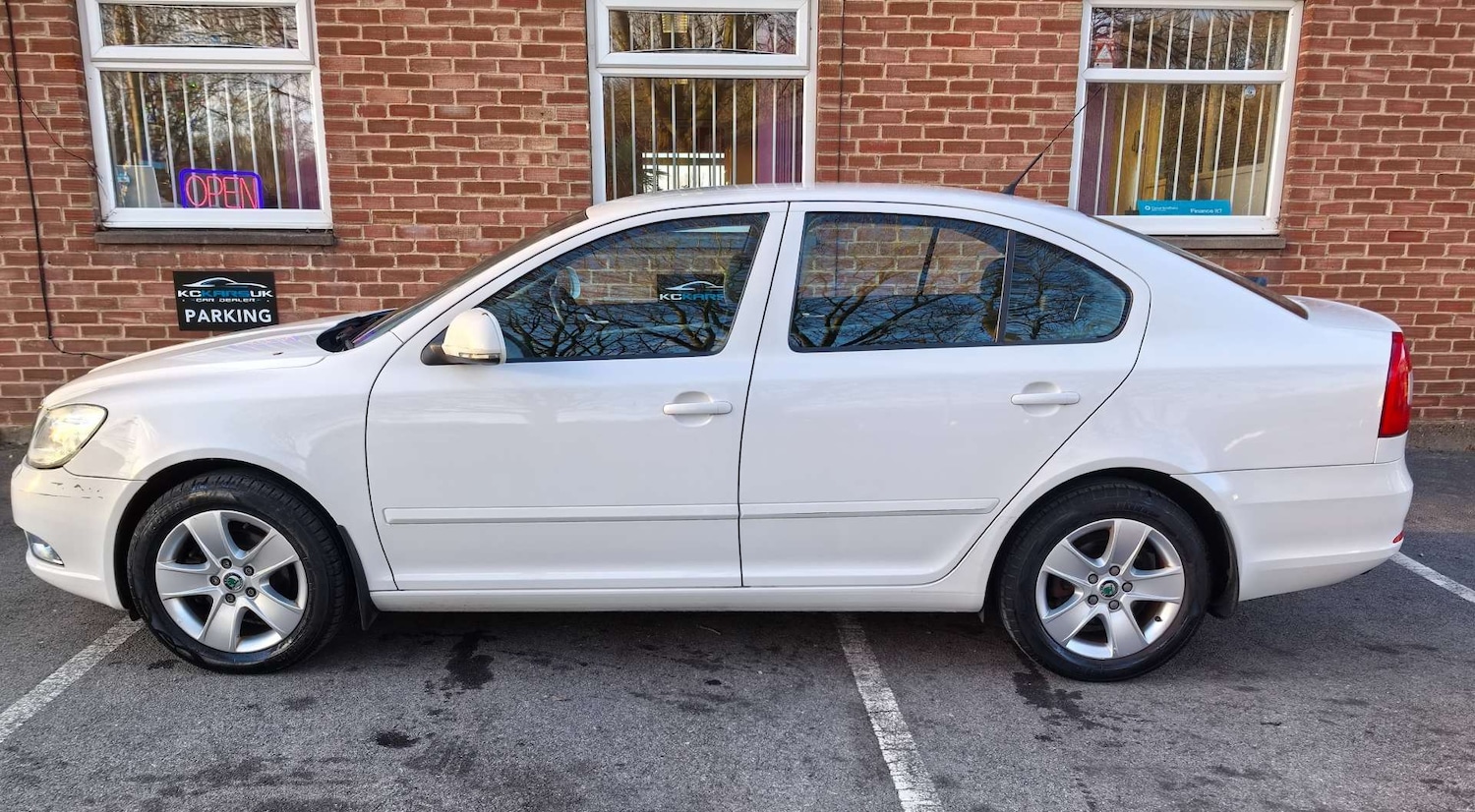 Used Skoda Octavia 2010 for sale - 76837444: Photo 100