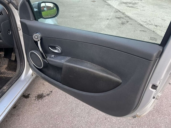 Used Renault Clio 2012 for sale - 74911593: Photo 14