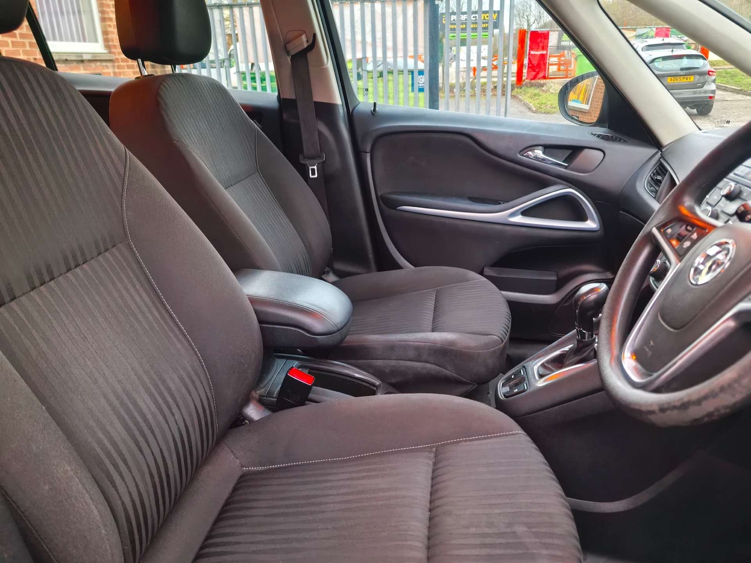 Used Vauxhall Zafira Tourer 2013 for sale - 77393363: Photo 63