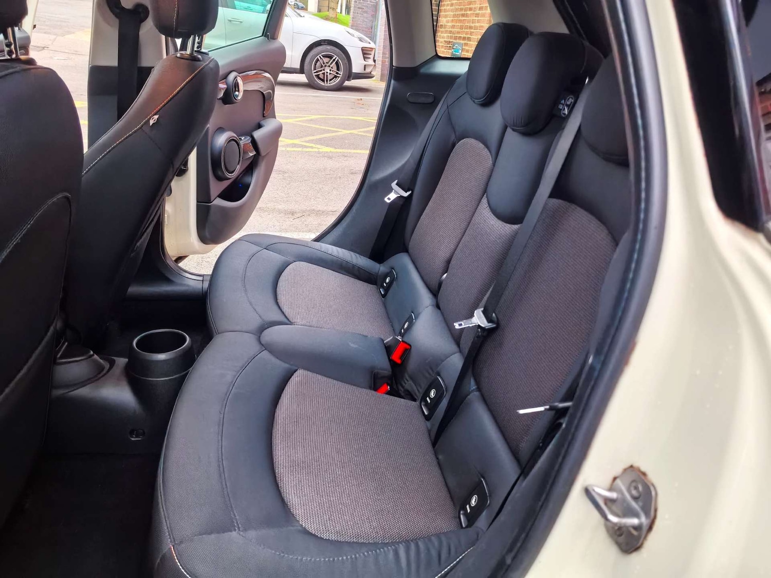 Used MINI Hatch 2015 for sale - 76949869: Photo 17