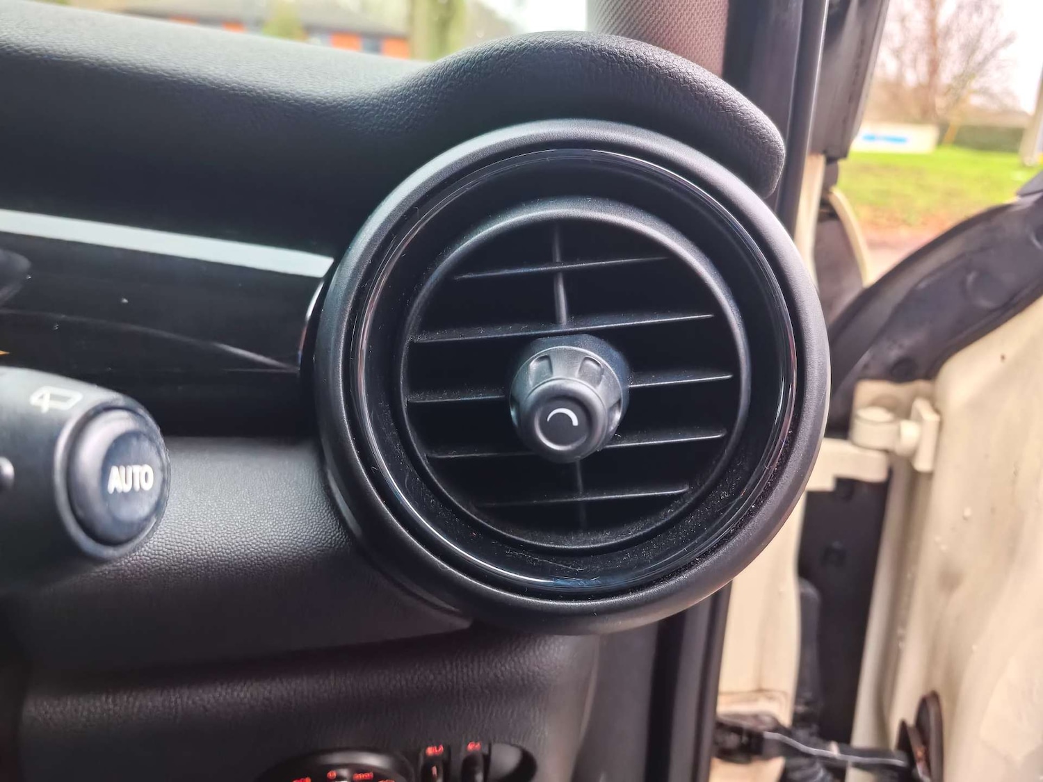 Used MINI Hatch 2015 for sale - 76949869: Photo 24