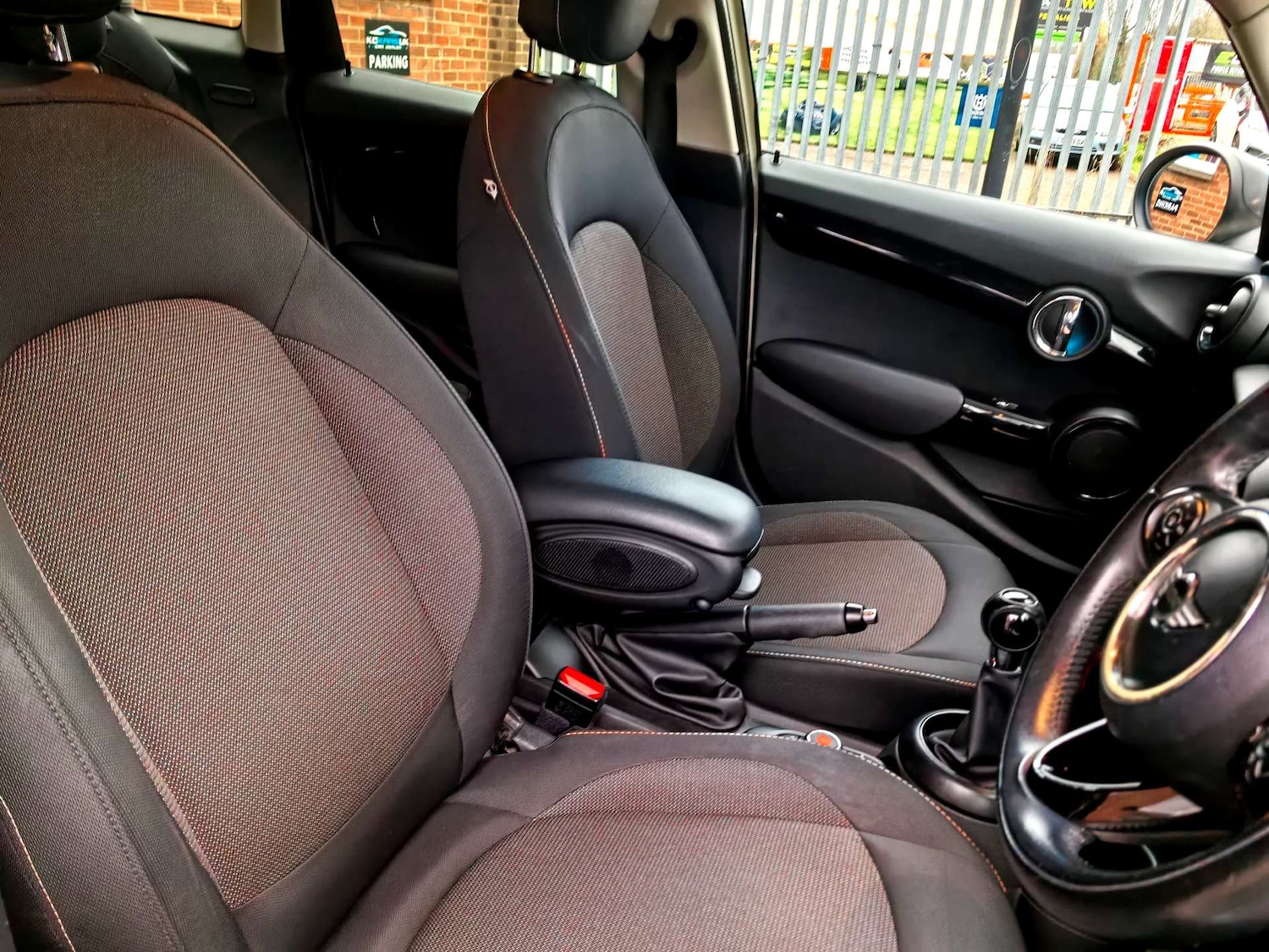 Used MINI Hatch 2015 for sale - 76949869: Photo 42