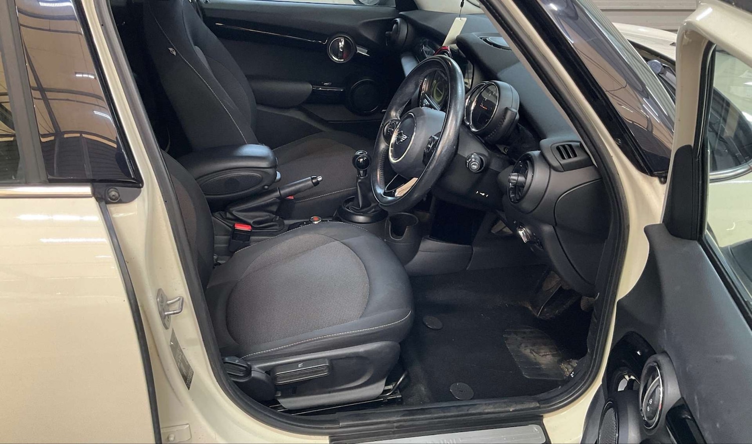 Used MINI Hatch 2015 for sale - 76949869: Photo 7