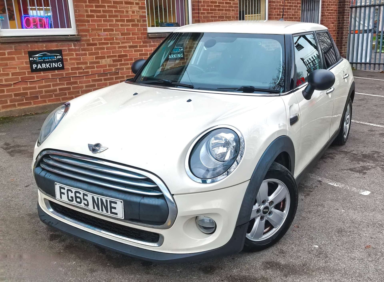 Used MINI Hatch 2015 for sale - 76949869: Photo 81