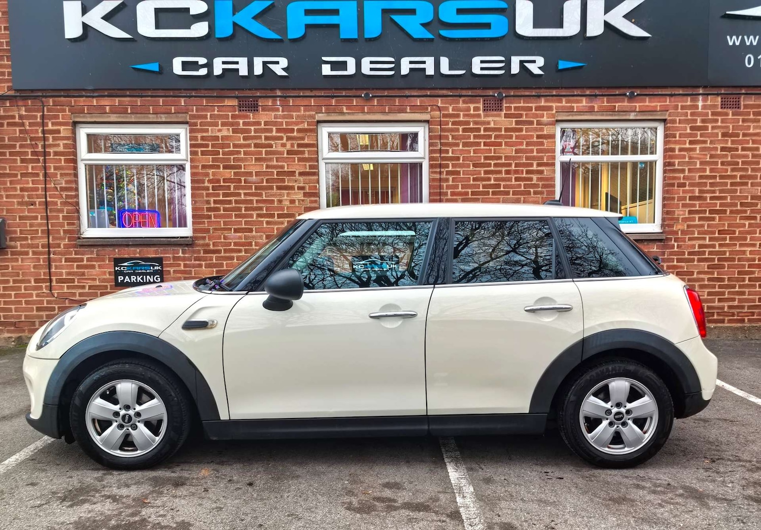 Used MINI Hatch 2015 for sale - 76949869: Photo 84