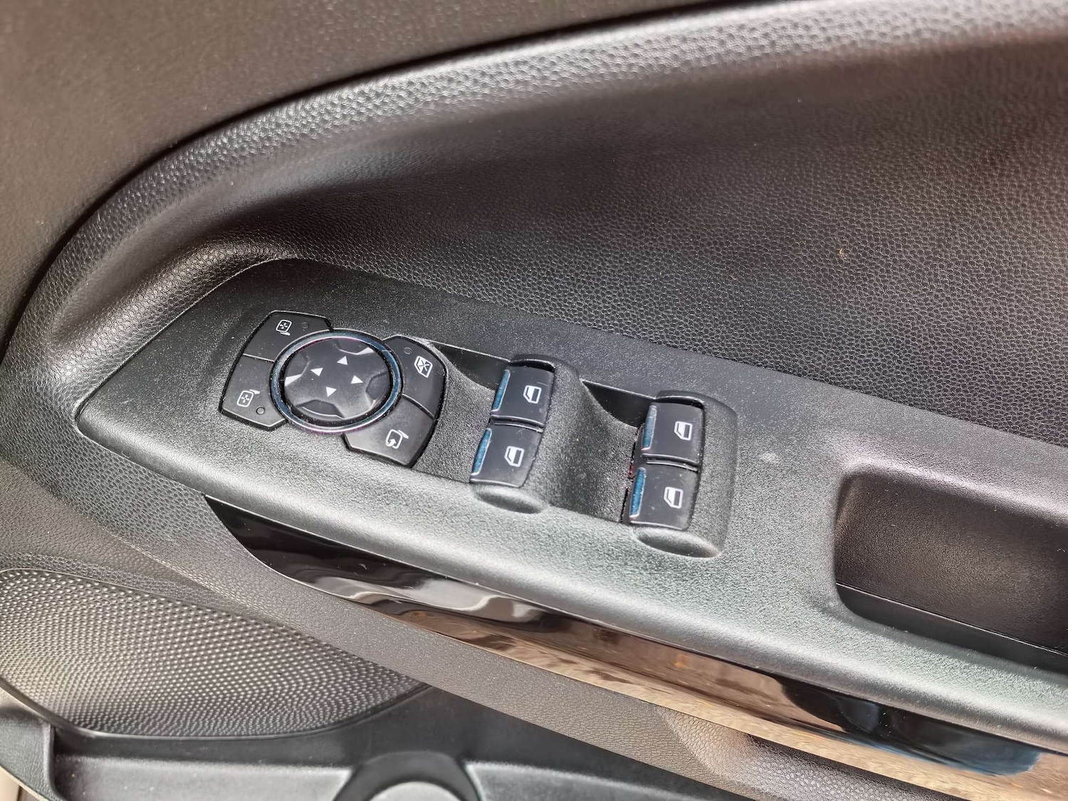 Used Ford Ecosport 2018 for sale - 76602179: Photo 64