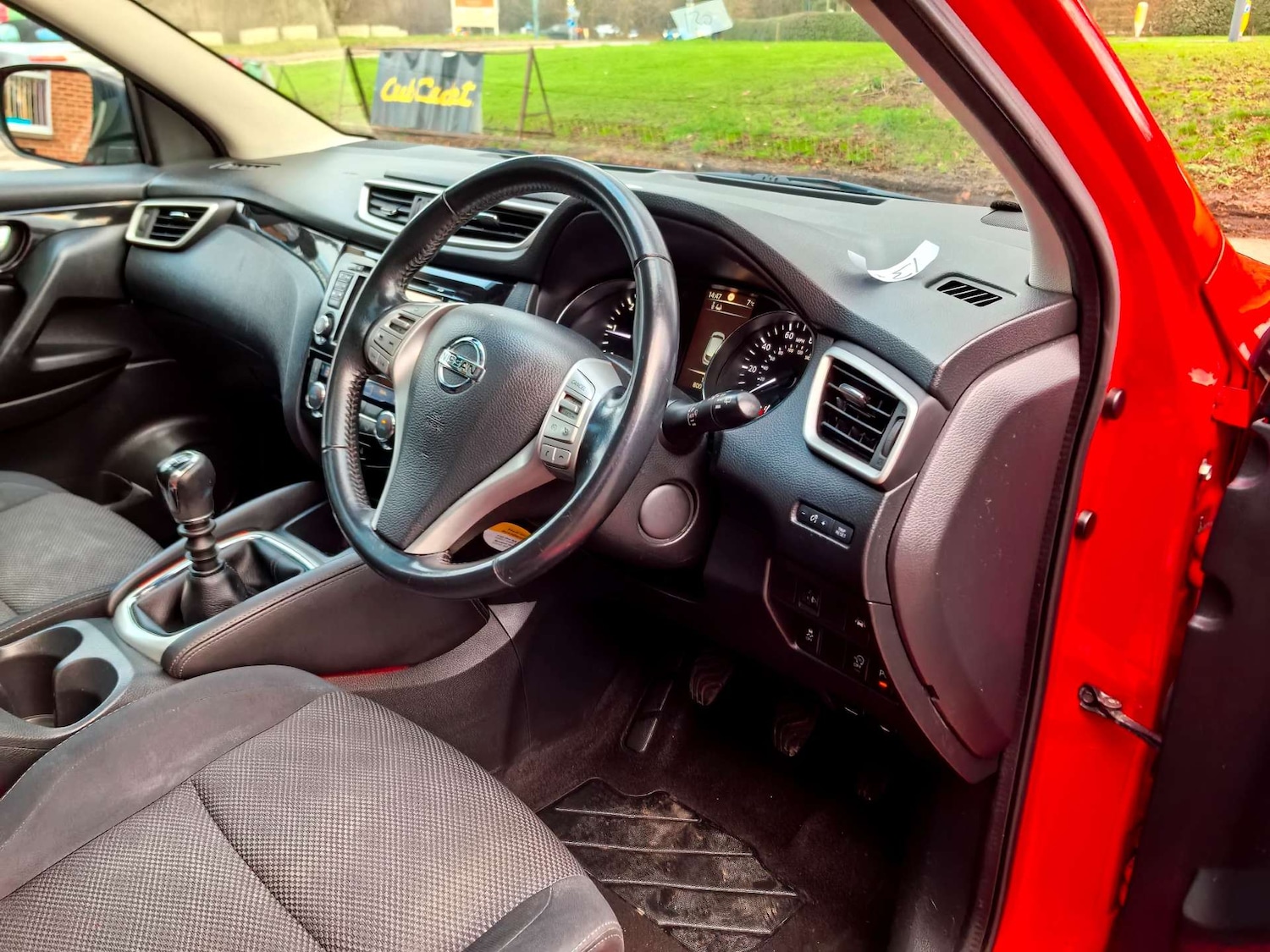 Used Nissan Qashqai 2015 for sale - 76941887: Photo 82