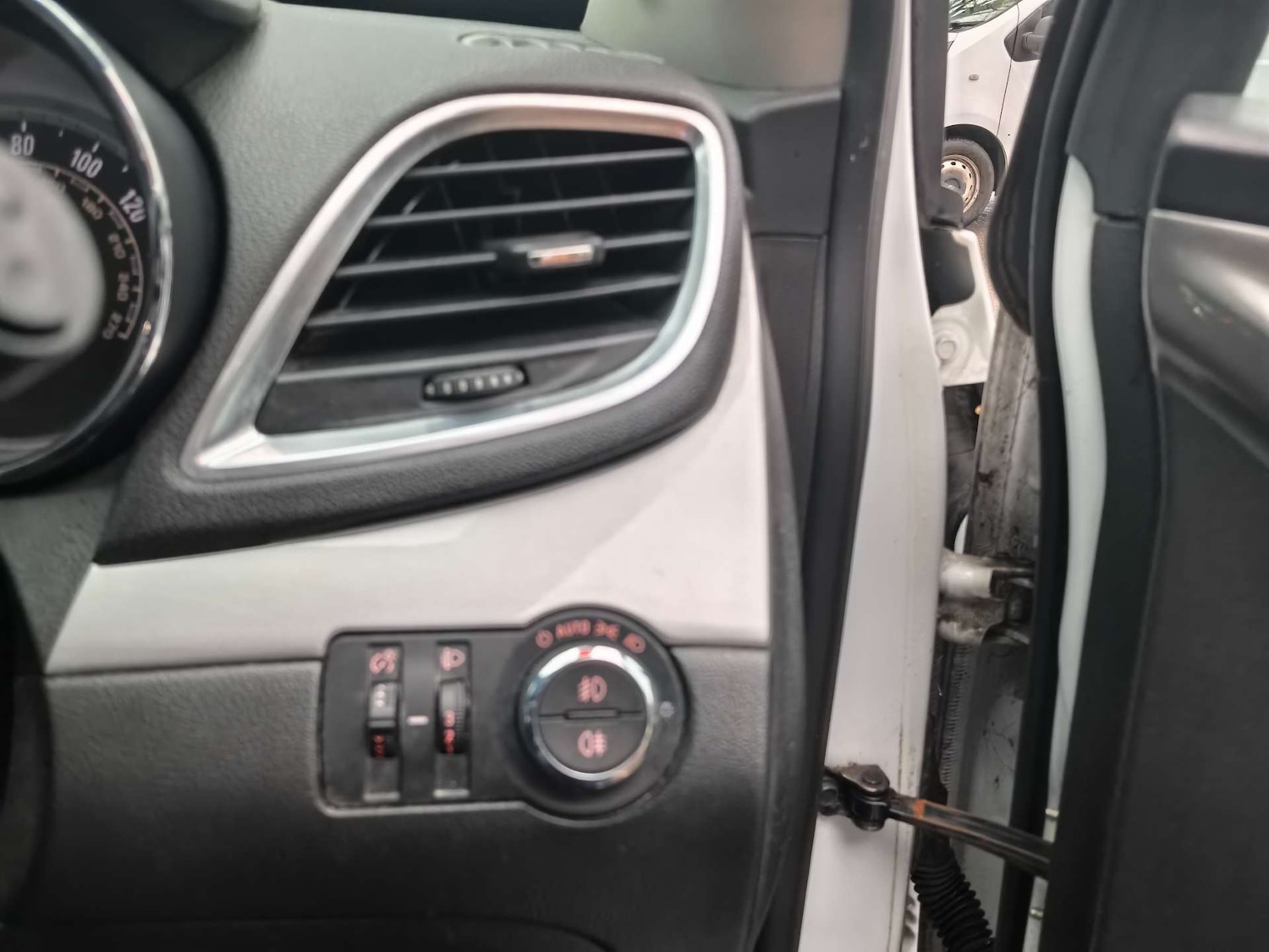 Used Vauxhall Mokka 2015 for sale - 76837453: Photo 26