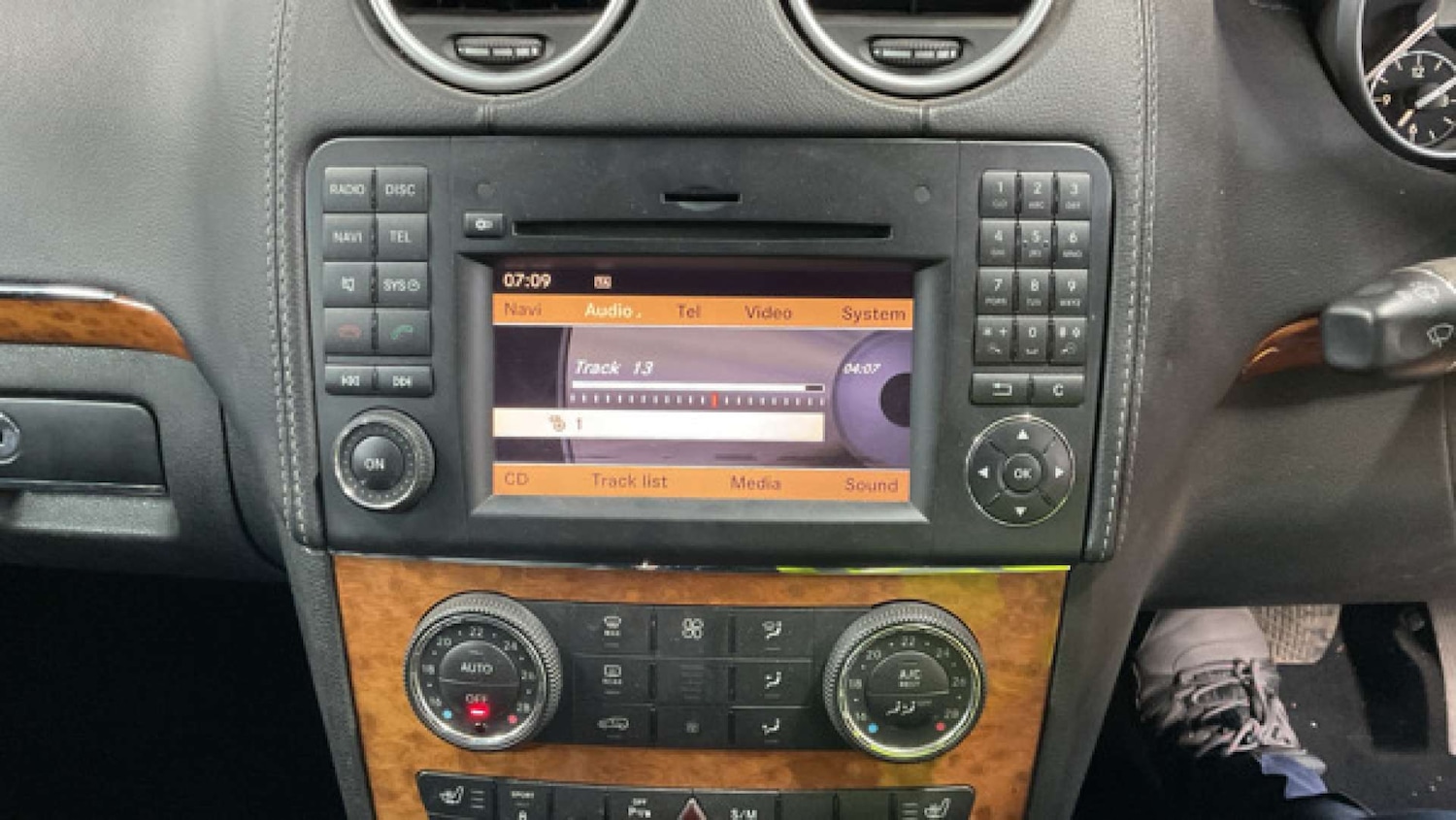 Used Mercedes-Benz GL Class 2011 for sale - 78213857: Photo 14