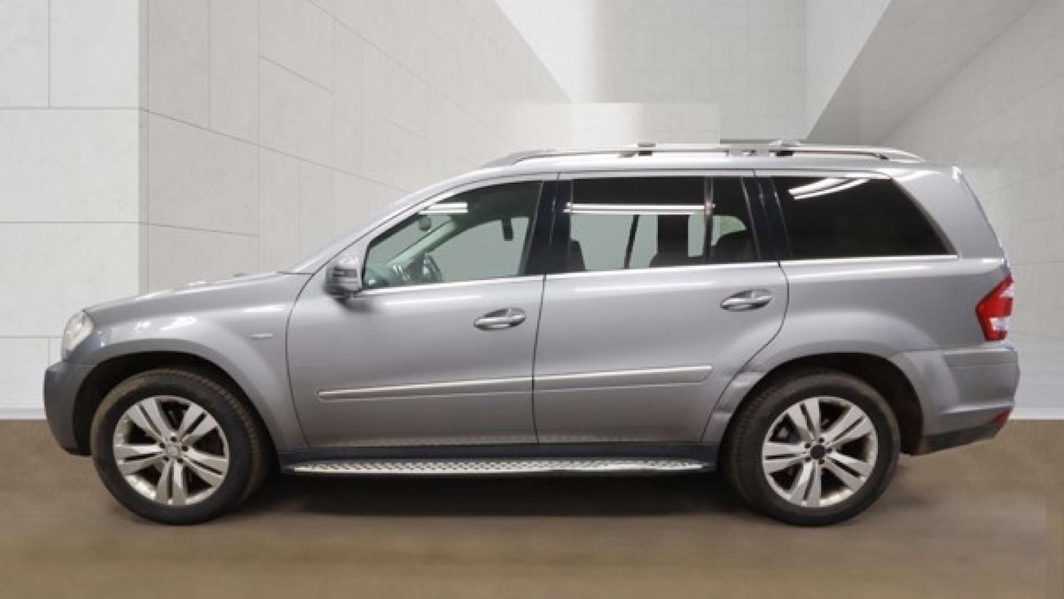 Used Mercedes-Benz GL Class 2011 for sale - 78213857: Photo 6