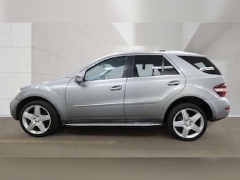 Used Mercedes-Benz M Class 2010 for sale - 78929018: Photo