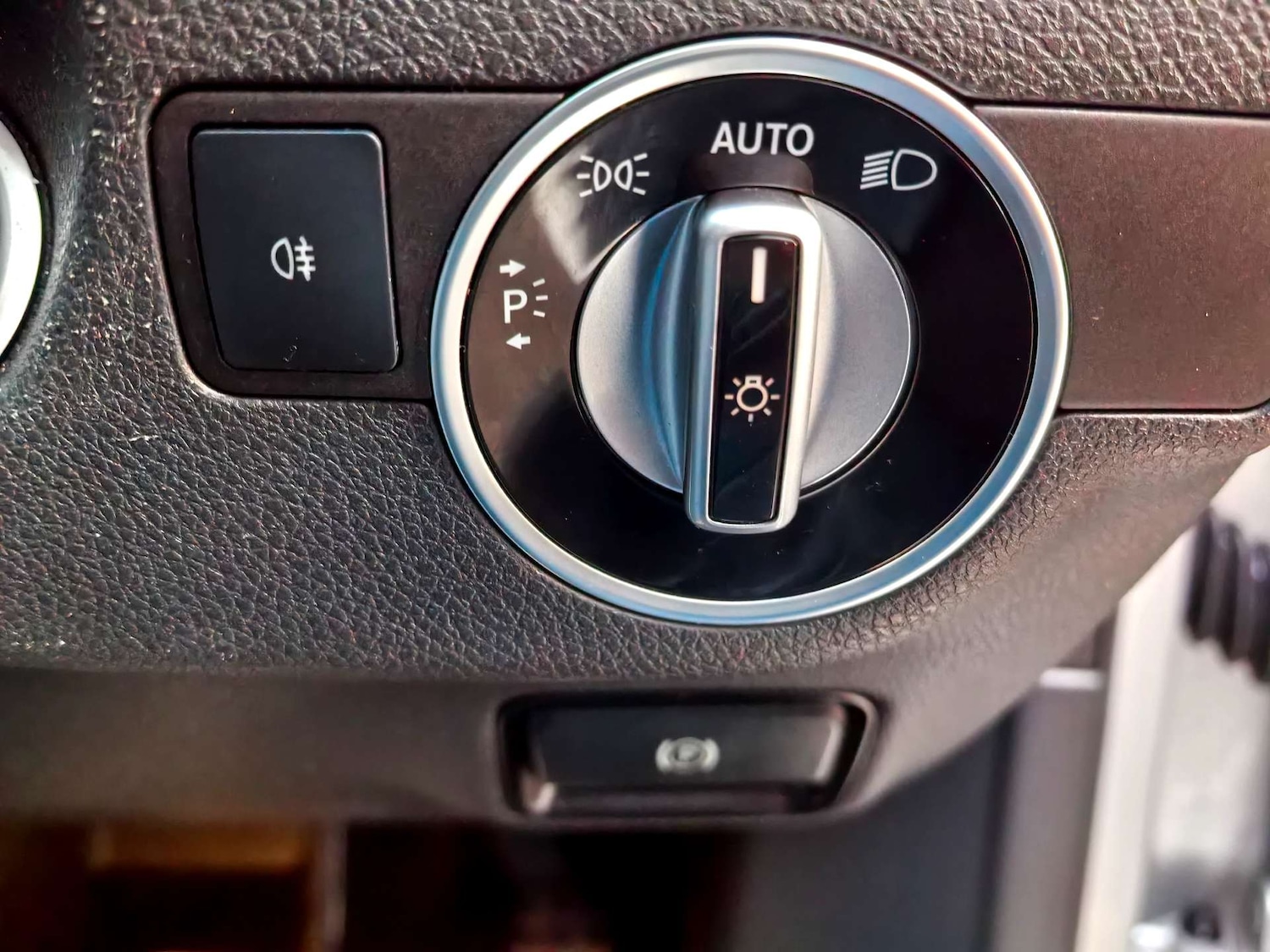 Used Mercedes-Benz A-Class 2017 for sale - 77393370: Photo 90