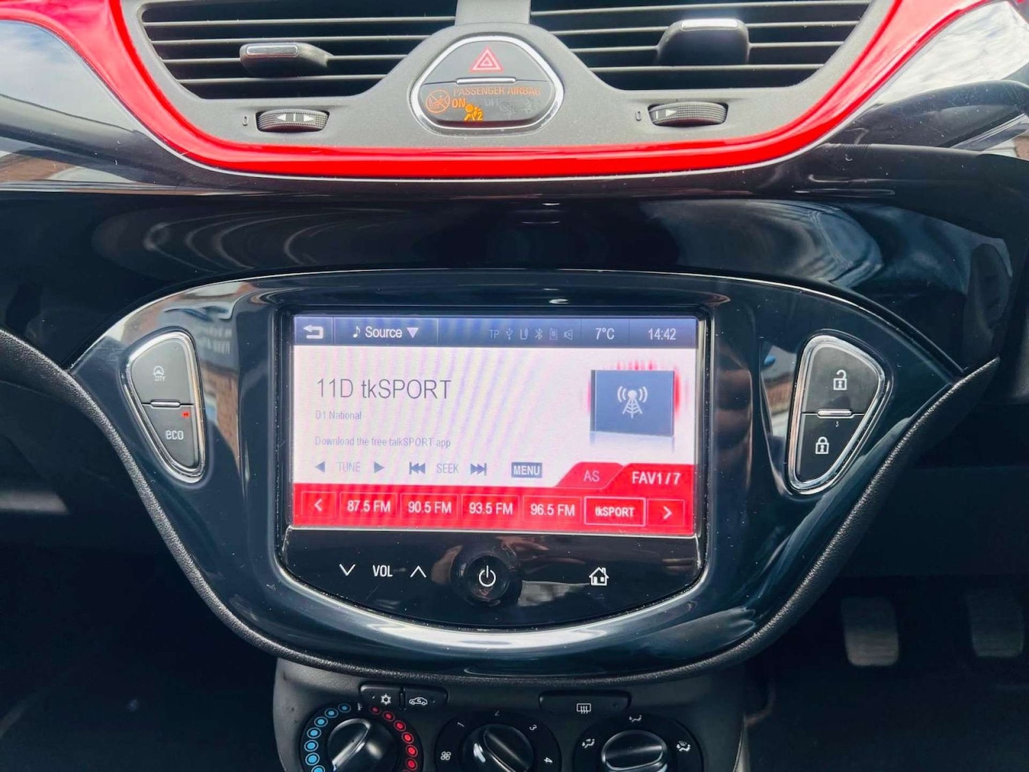 Used Vauxhall Corsa 2015 for sale - 76601315: Photo 11