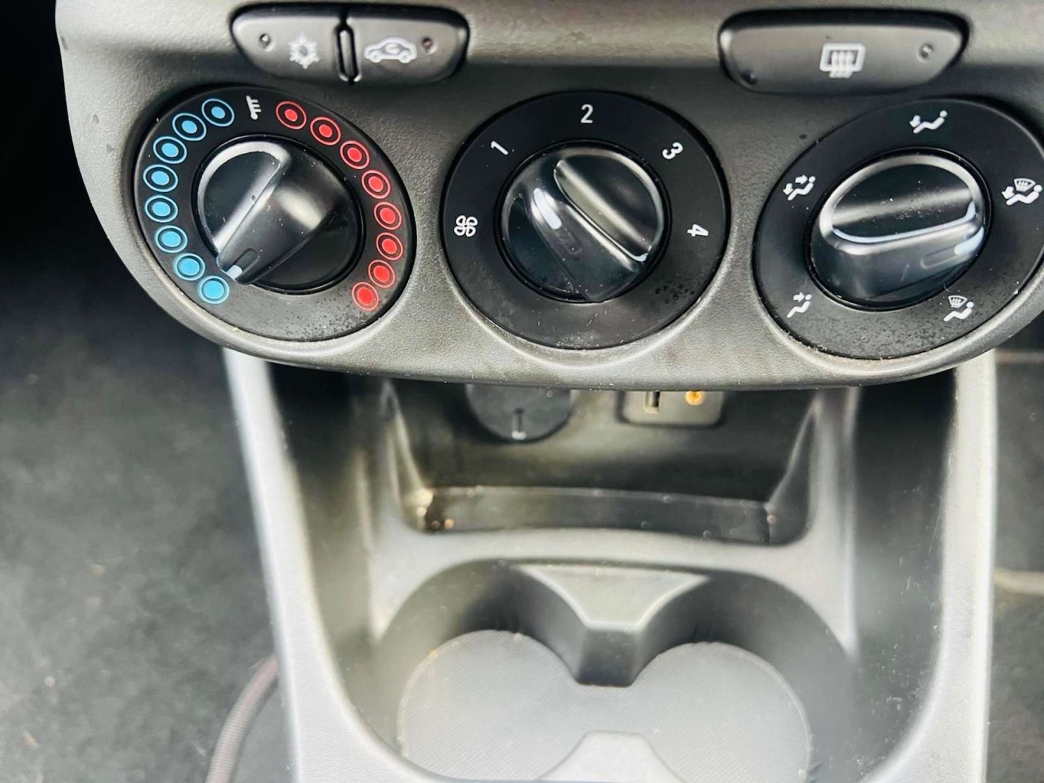 Used Vauxhall Corsa 2015 for sale - 76601315: Photo 23