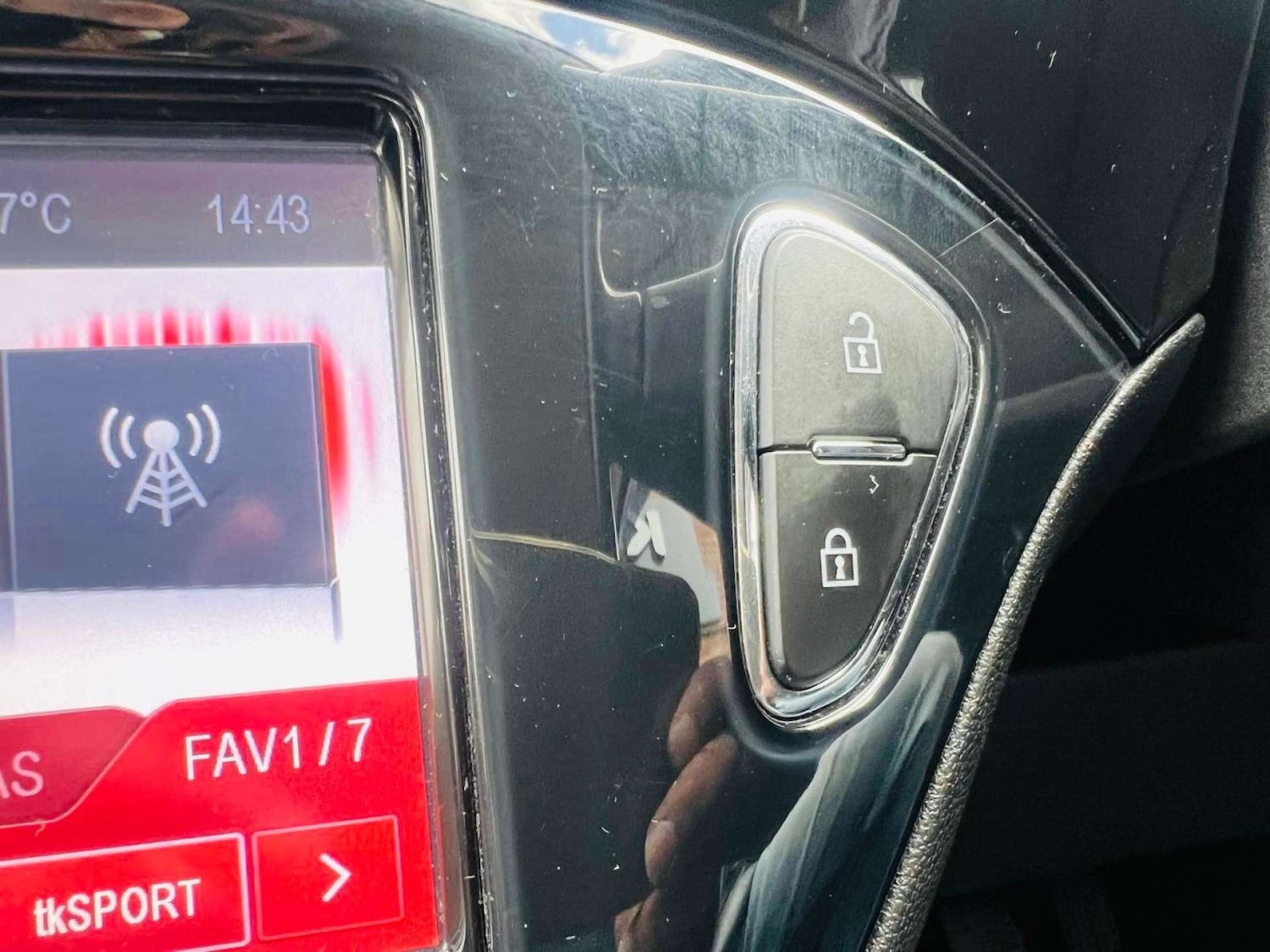 Used Vauxhall Corsa 2015 for sale - 76601315: Photo 27