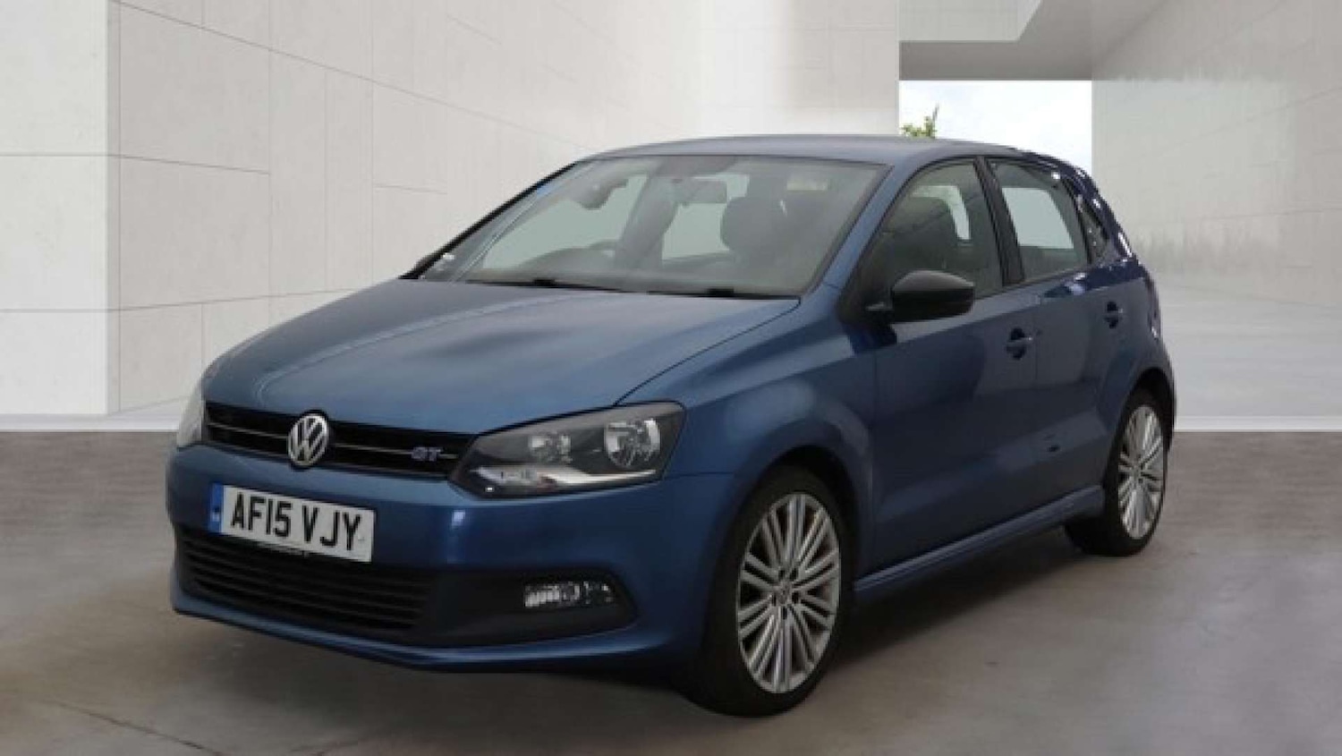 Used Volkswagen Polo 2015 for sale - 78215499: Photo 2