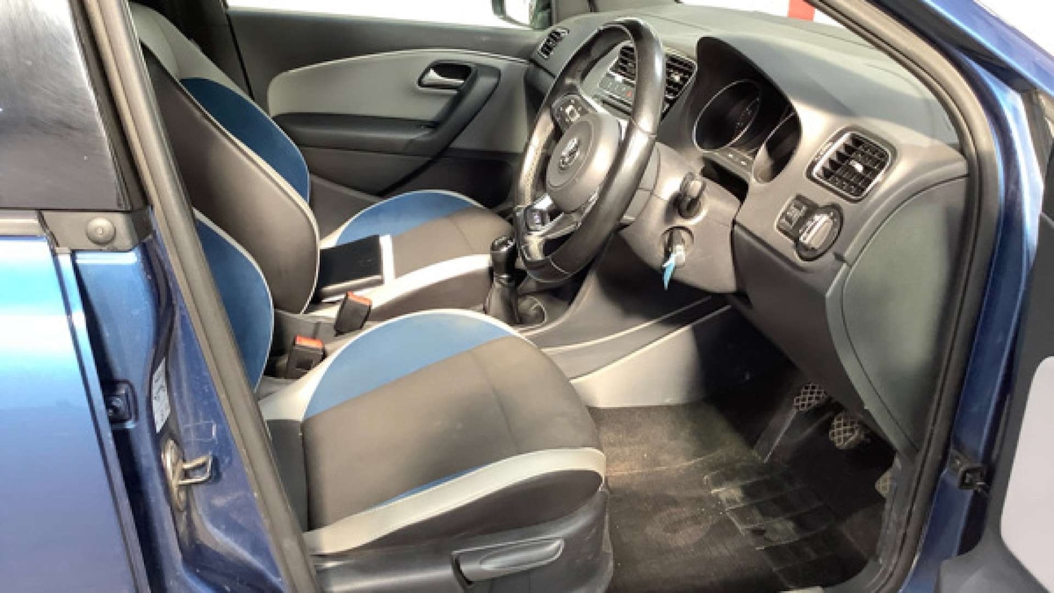 Used Volkswagen Polo 2015 for sale - 78215499: Photo 9