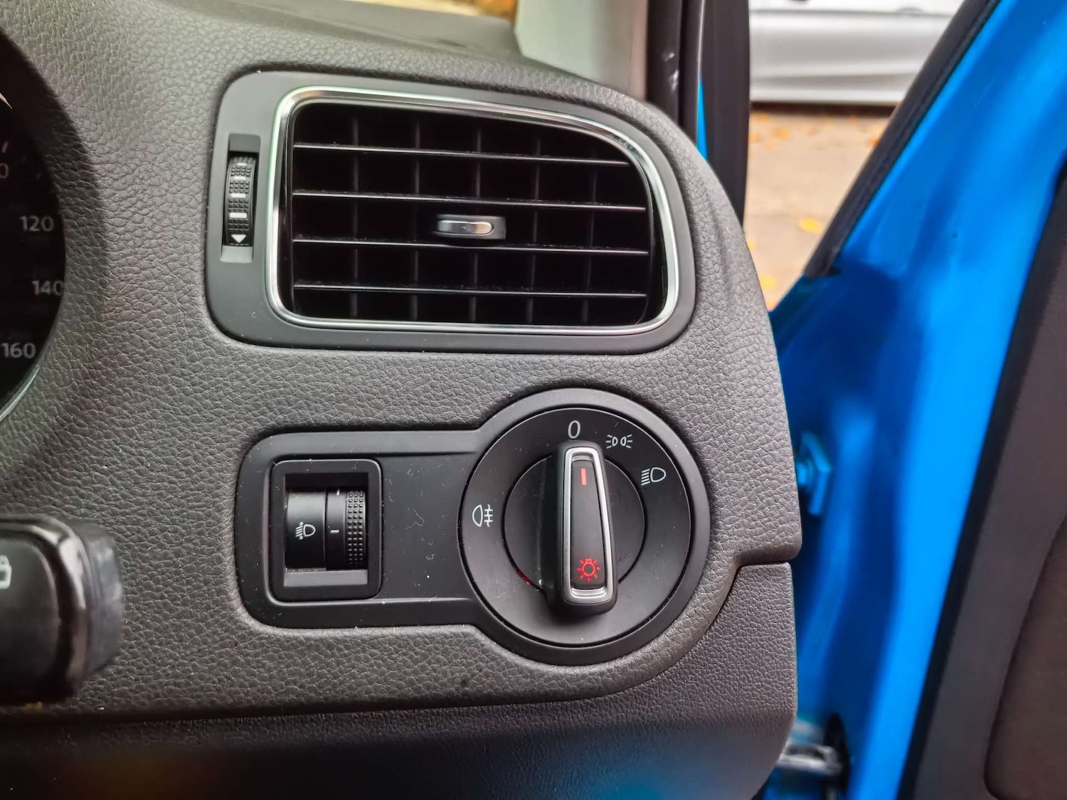 Used Volkswagen Polo 2015 for sale - 76602118: Photo 25