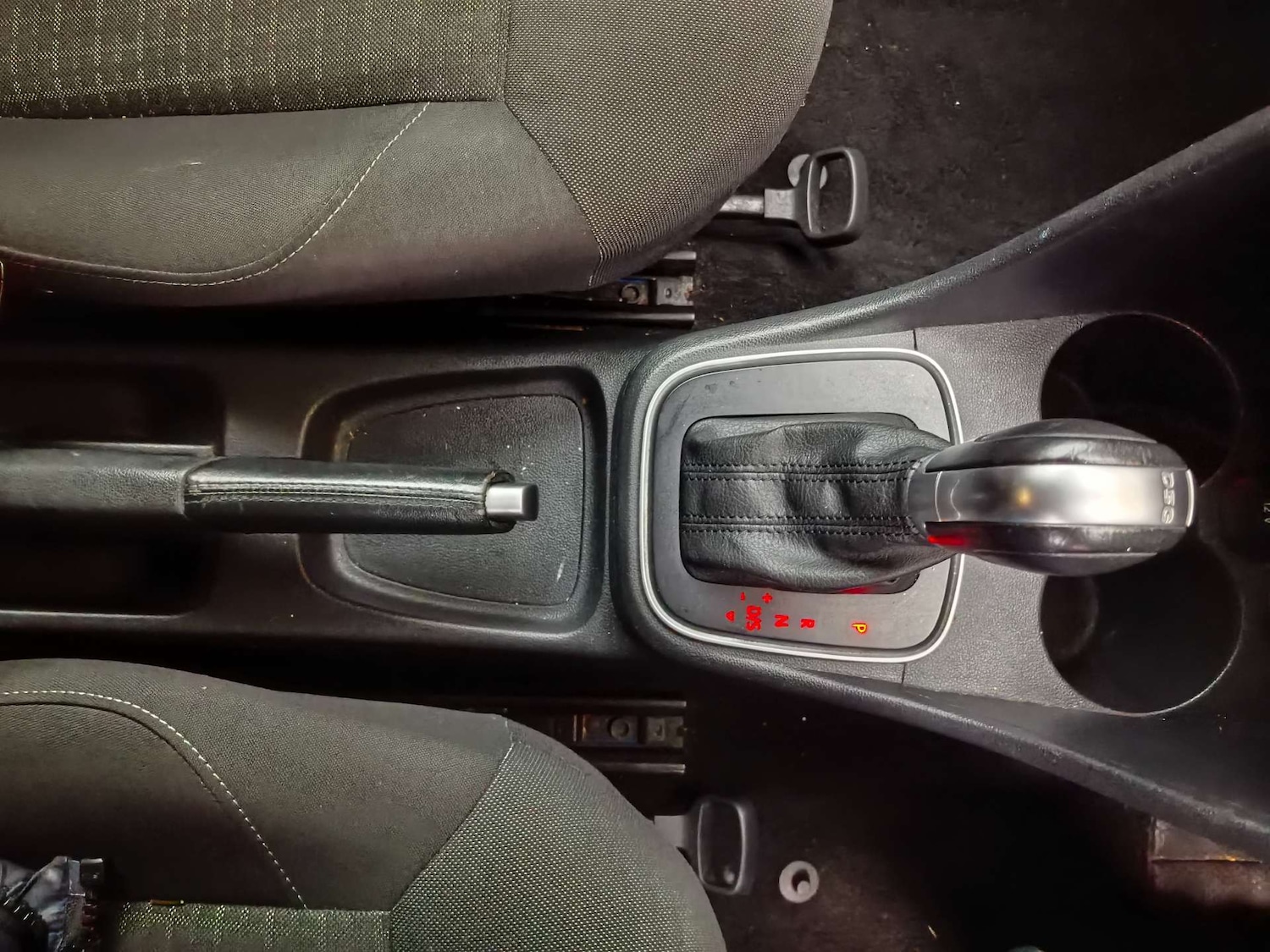 Used Volkswagen Polo 2015 for sale - 76602118: Photo 32